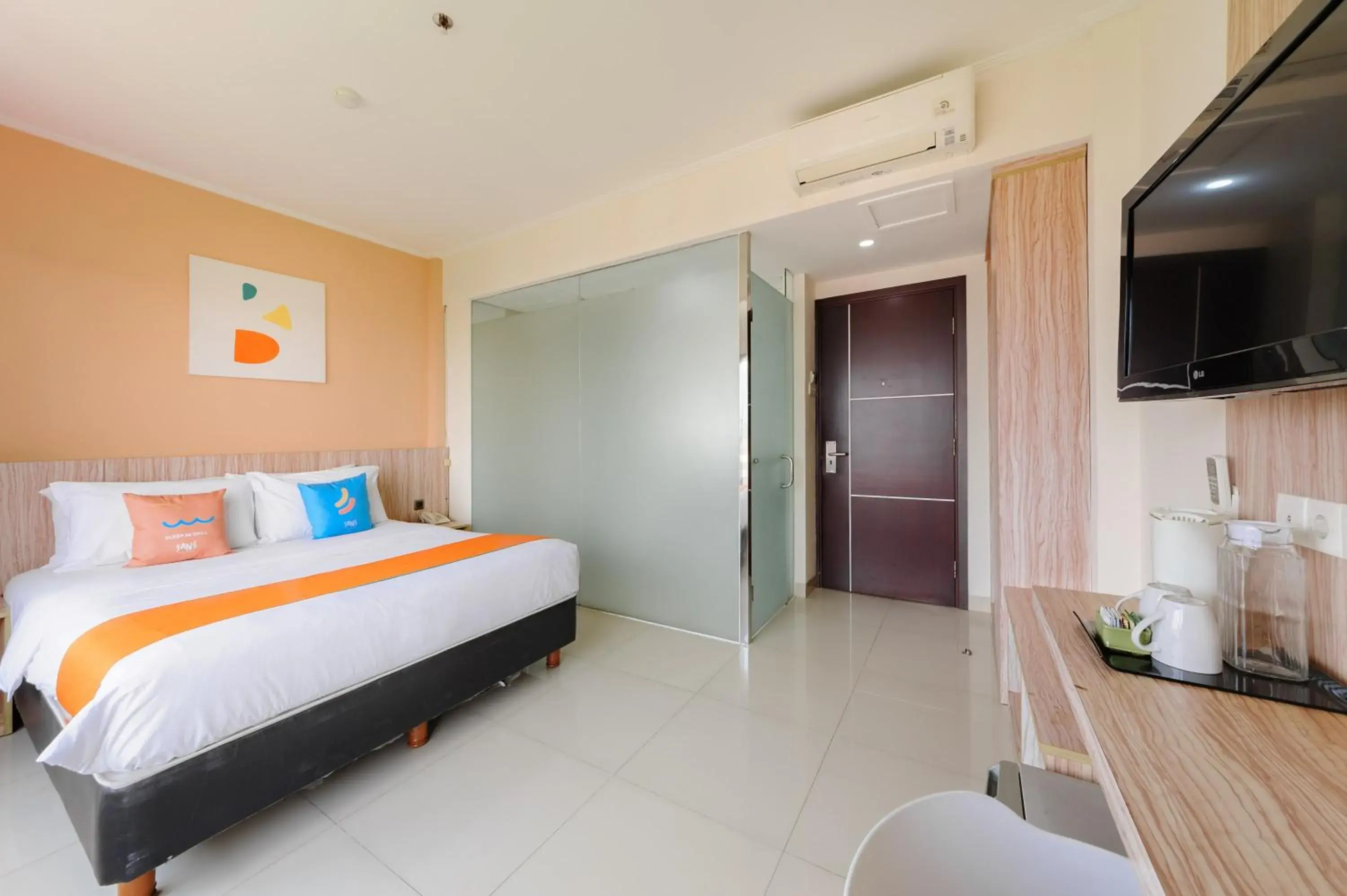 Bedroom, Bed in Sans Hotel The Green Bekasi by RedDoorz Bedroom, Bed in Sans Hotel The Green Bekasi by RedDoorz