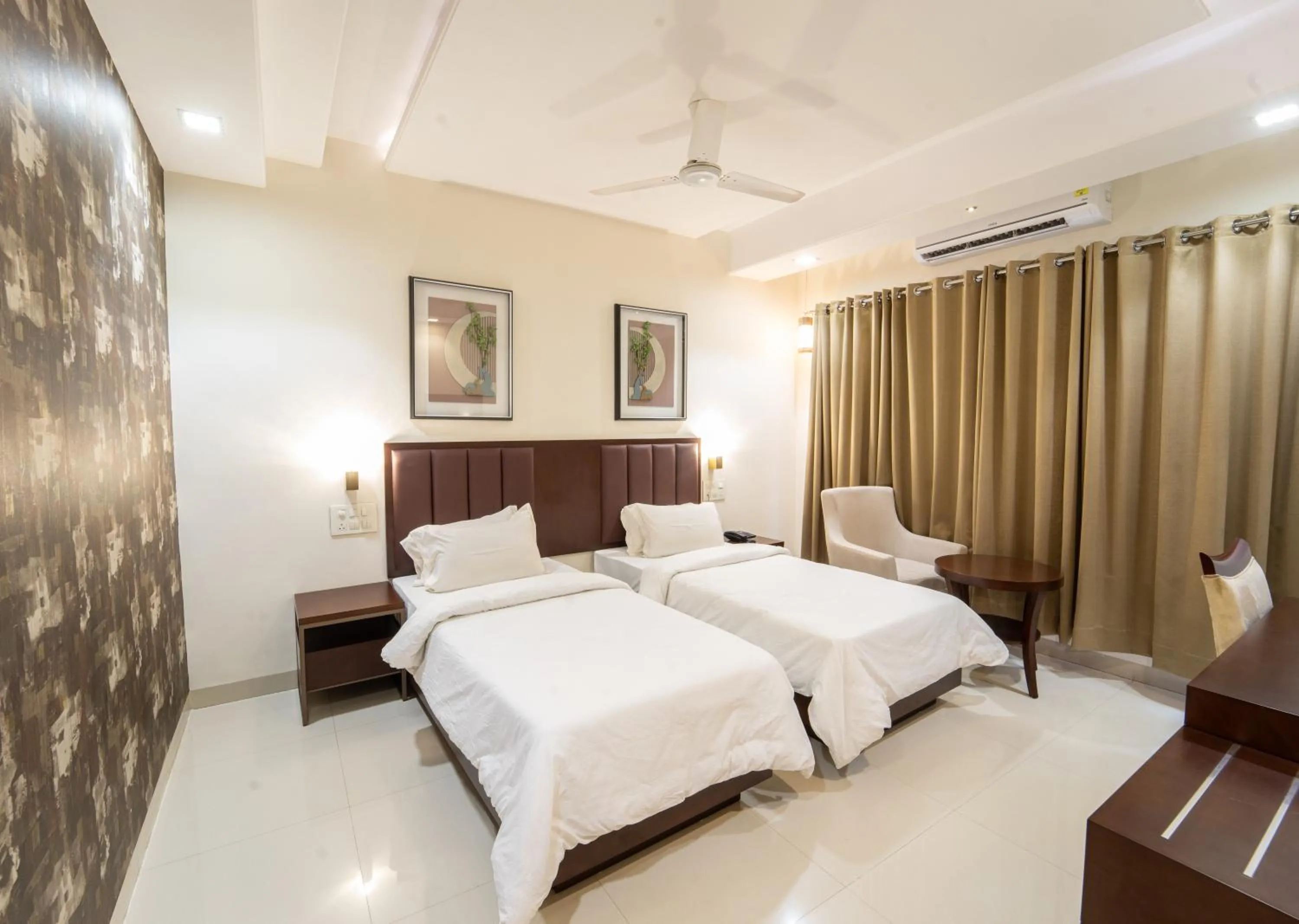 Bed in Krishna Inn
