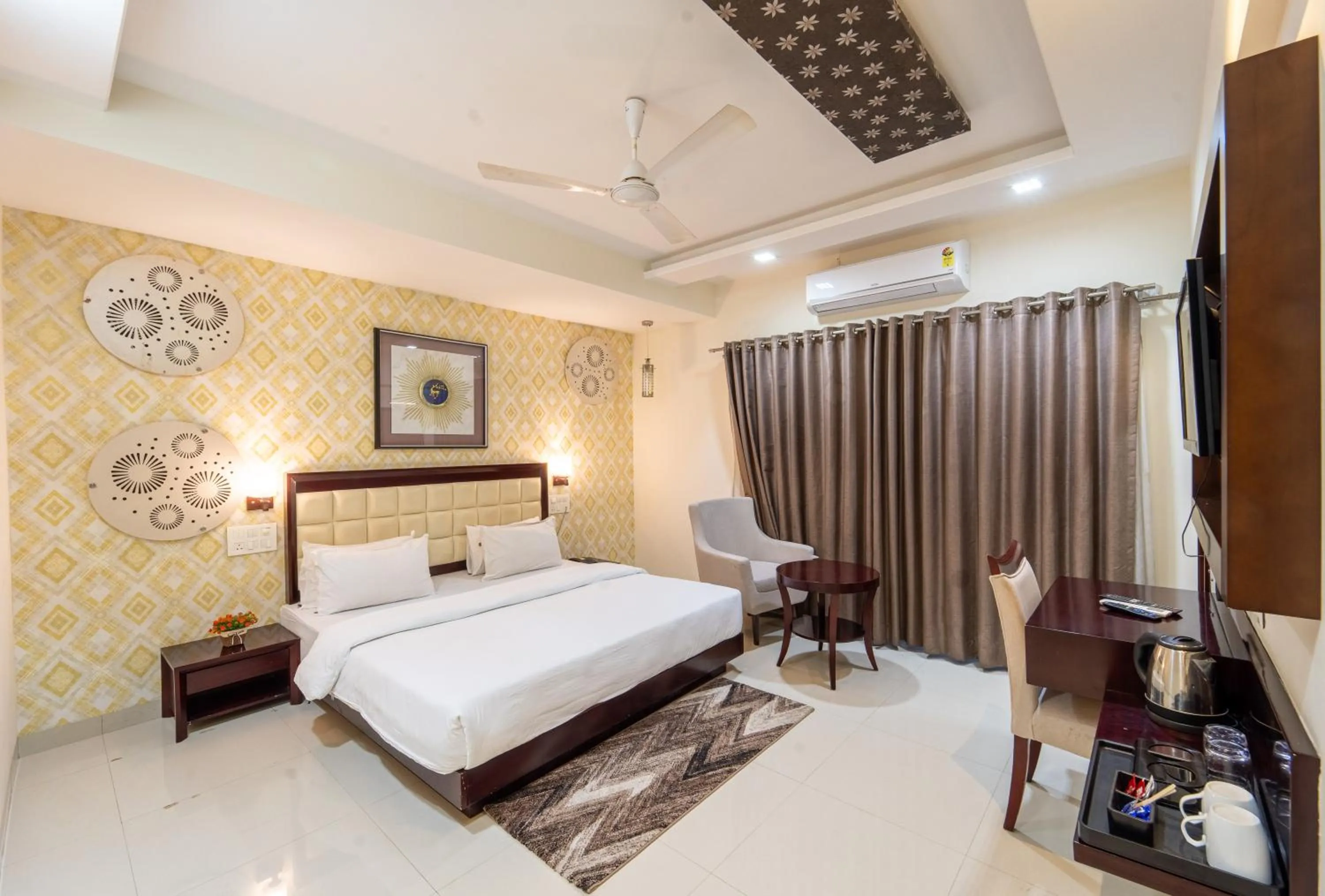 Bed in Krishna Inn