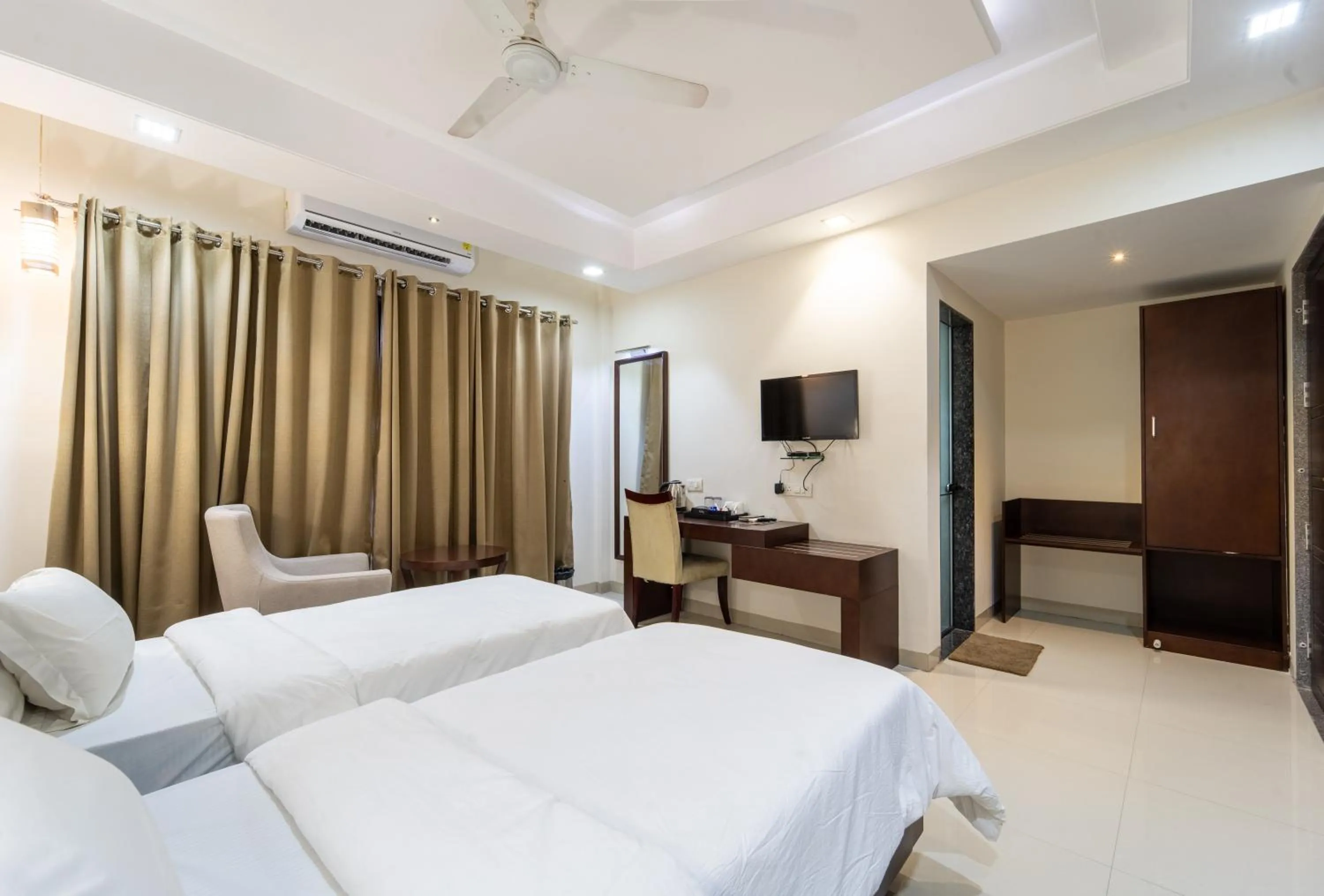 Bed in Krishna Inn