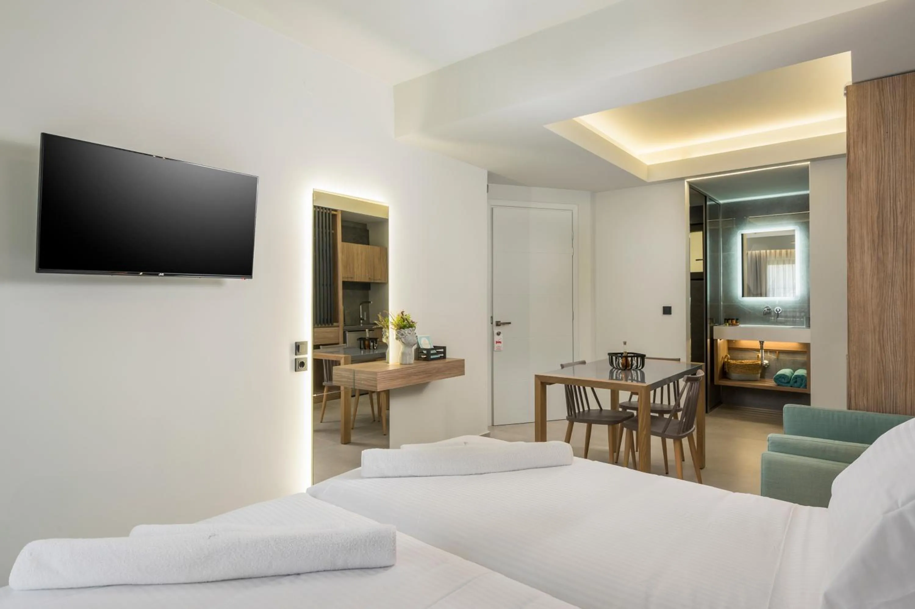 TV and multimedia, Bed in Alkionides Seaside Hotel