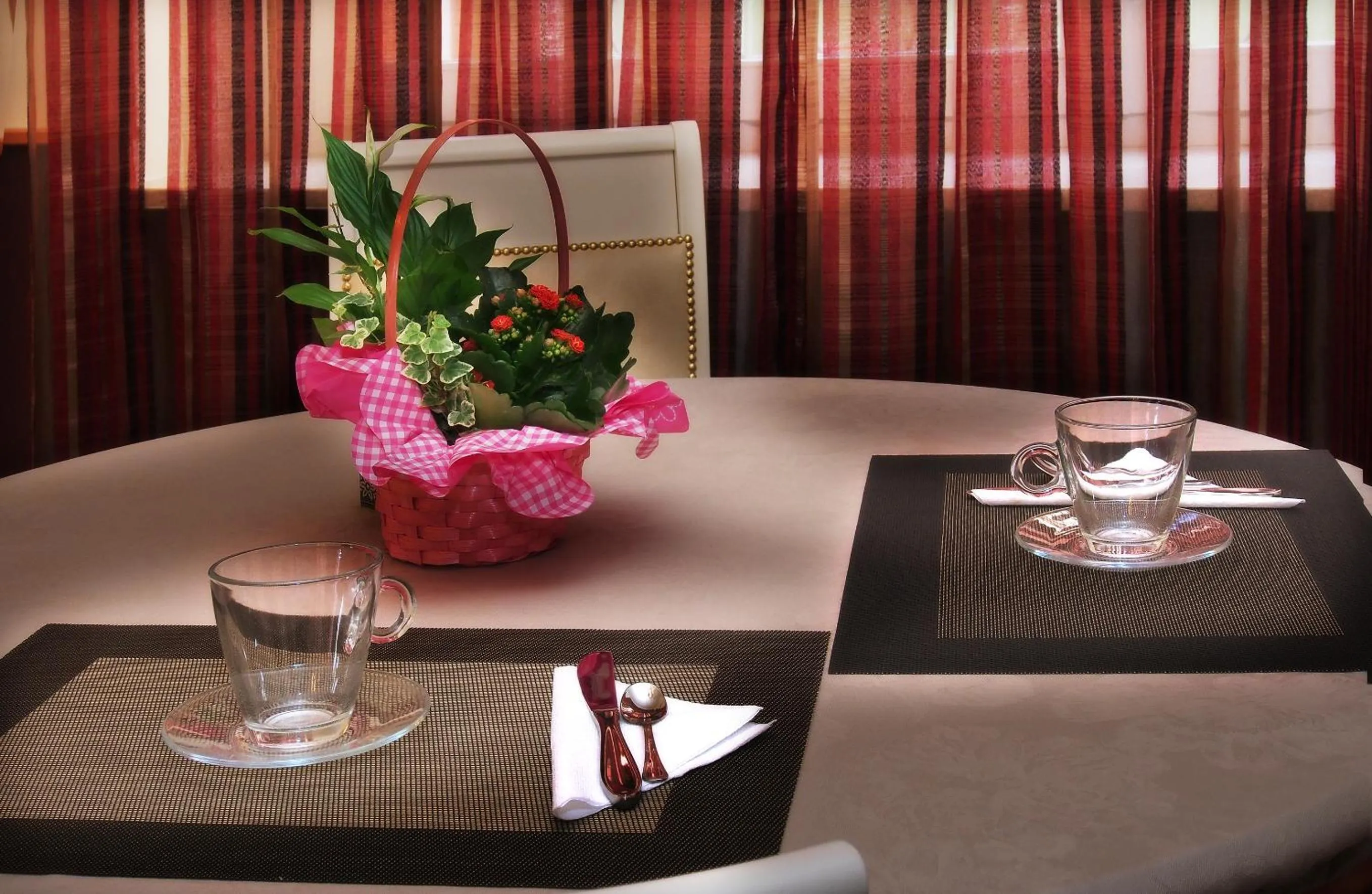 Restaurant/places to eat in Hotel Due Spade