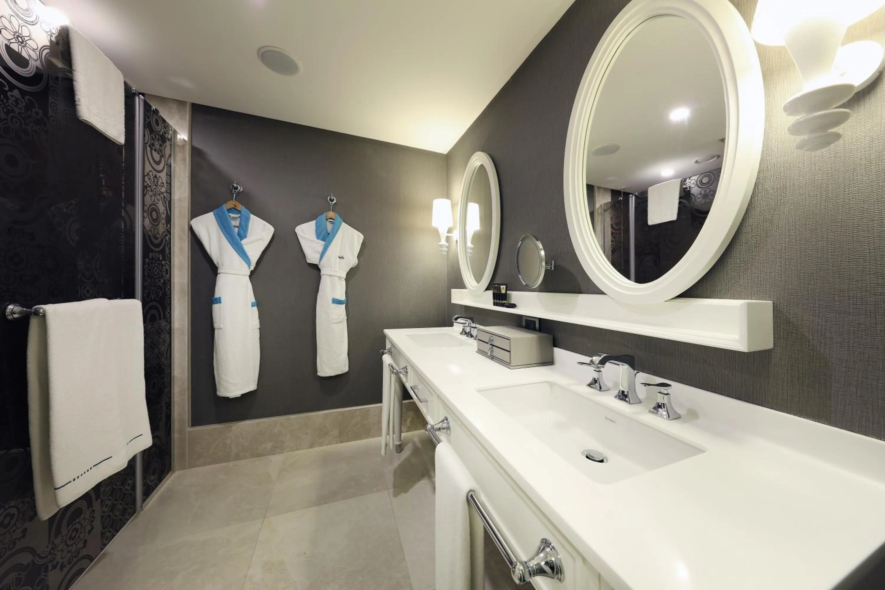 Bathroom in Sueno Hotels Deluxe Belek