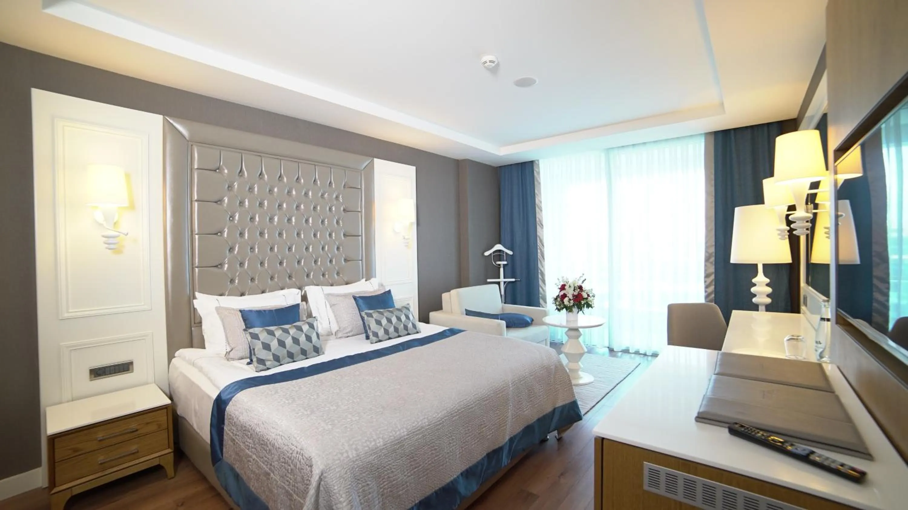 Bed in Sueno Hotels Deluxe Belek