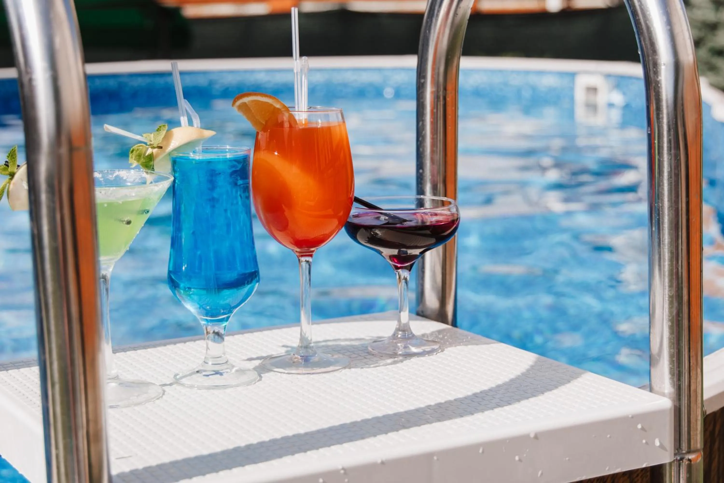 Swimming pool in Kiev 365 Park Hotel