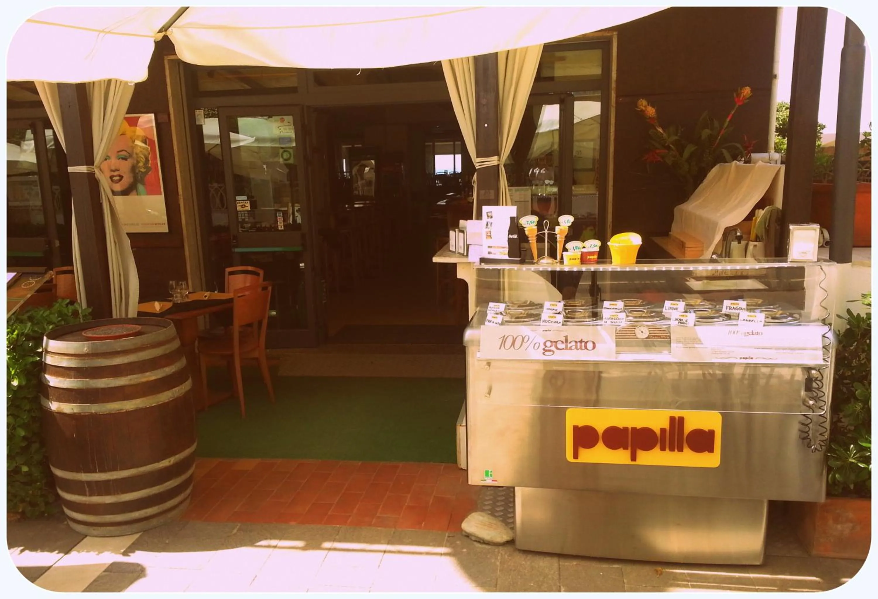 Food and drinks in Hotel Aurora