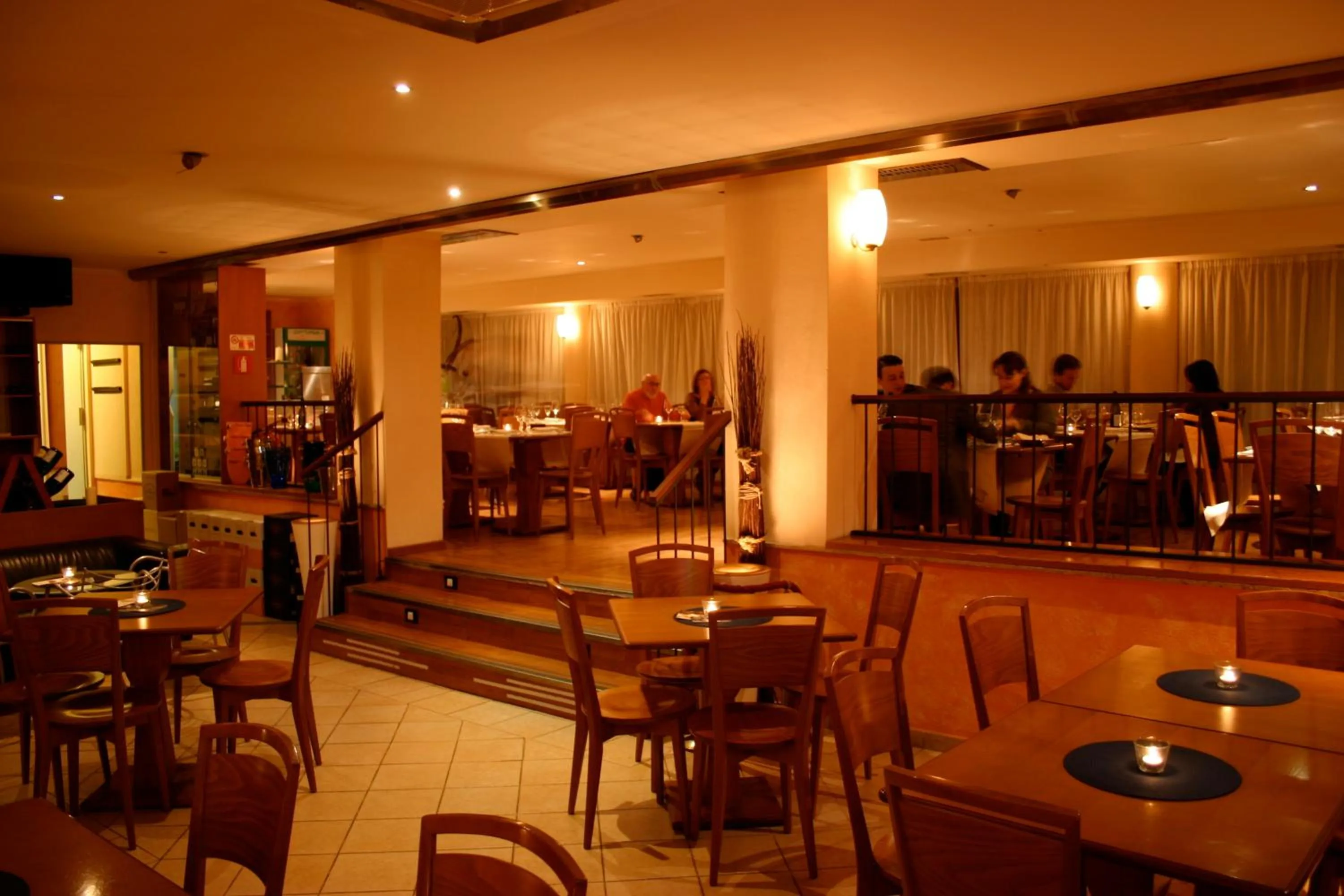 Restaurant/places to eat in Hotel Aurora
