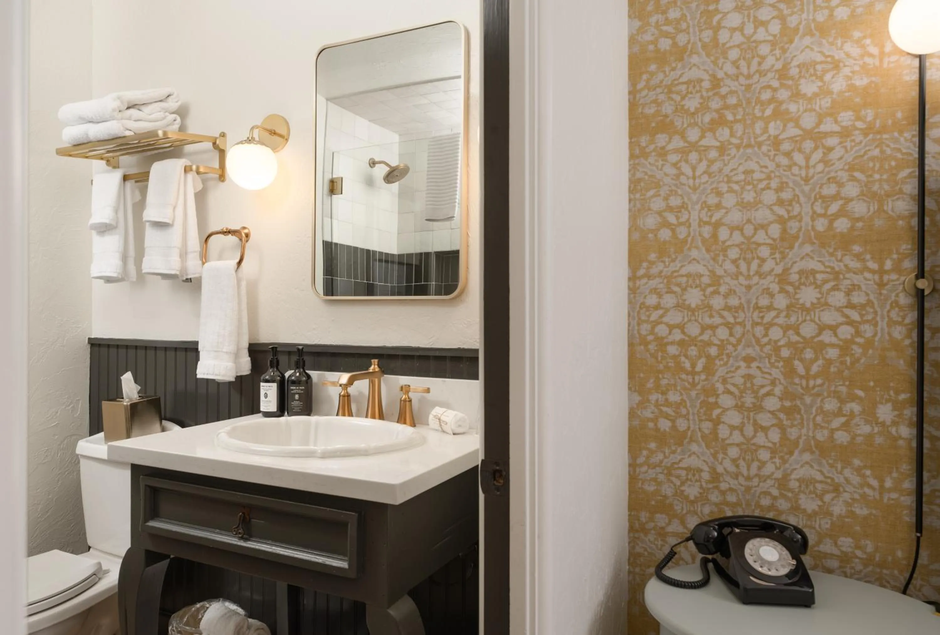 Bathroom in Petit Soleil - Bed, Breakfast and Bar