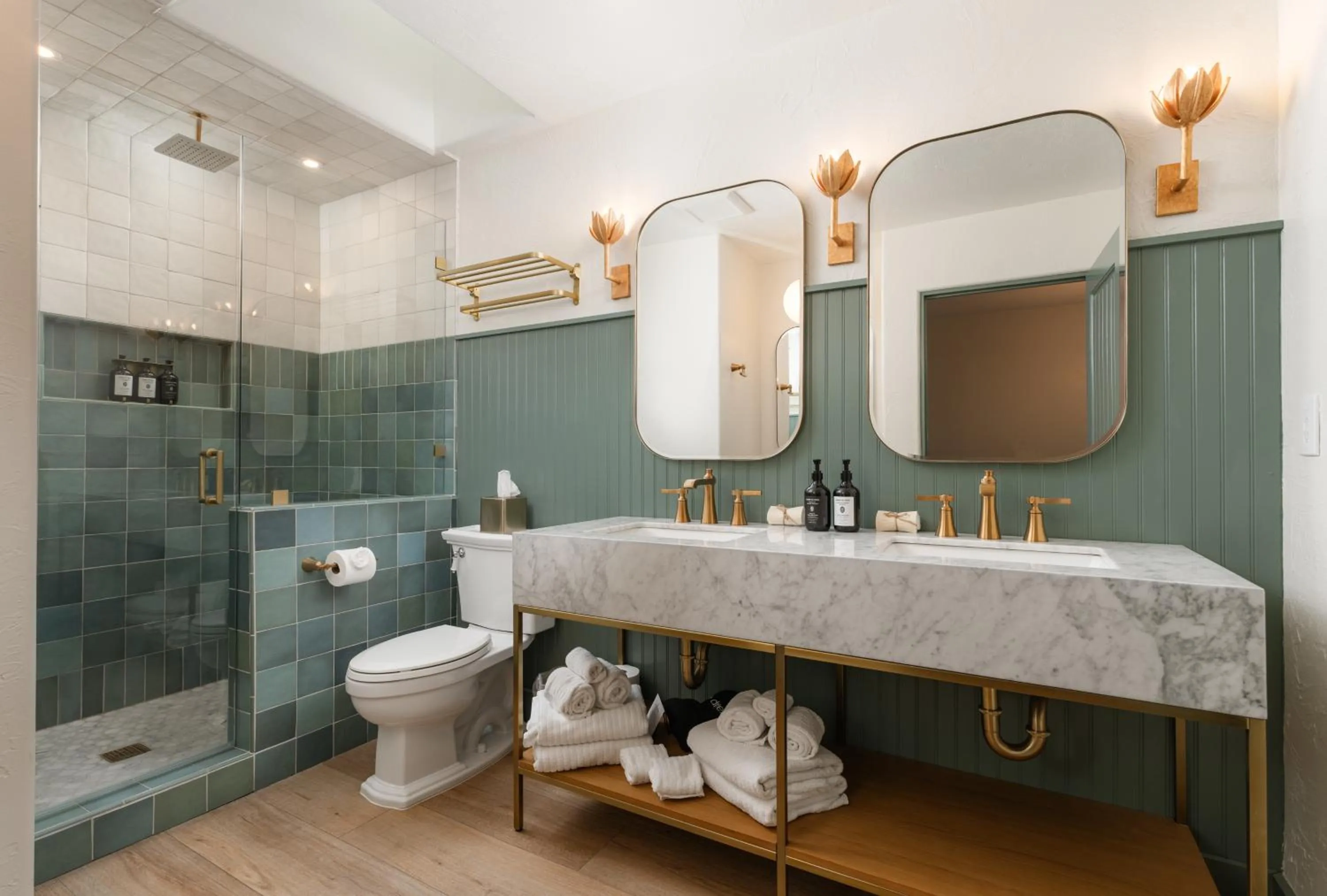 Bathroom in Petit Soleil - Bed, Breakfast and Bar