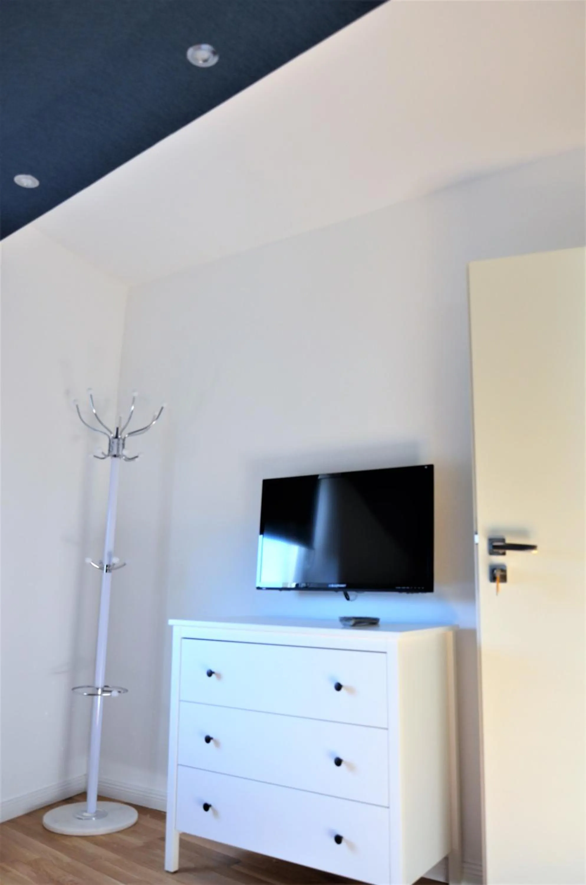 Single Room with Shared Shower and Toilet - single occupancy in Apartments Am Werdersee