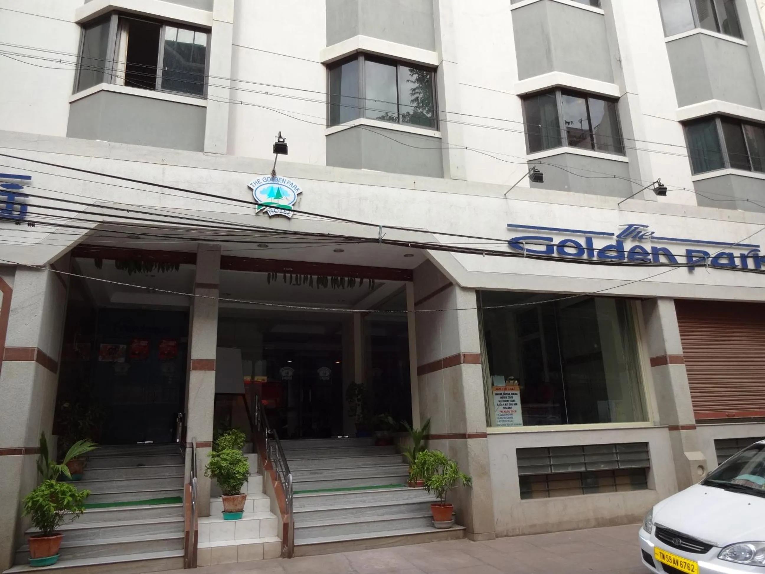 Facade/entrance in The Golden Park