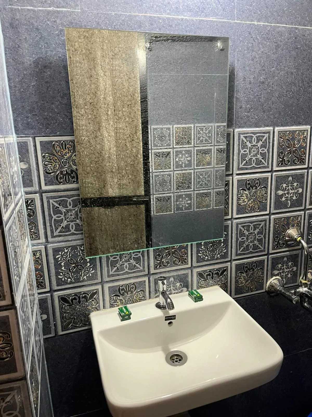 Bathroom in Hotel Saffron Baga