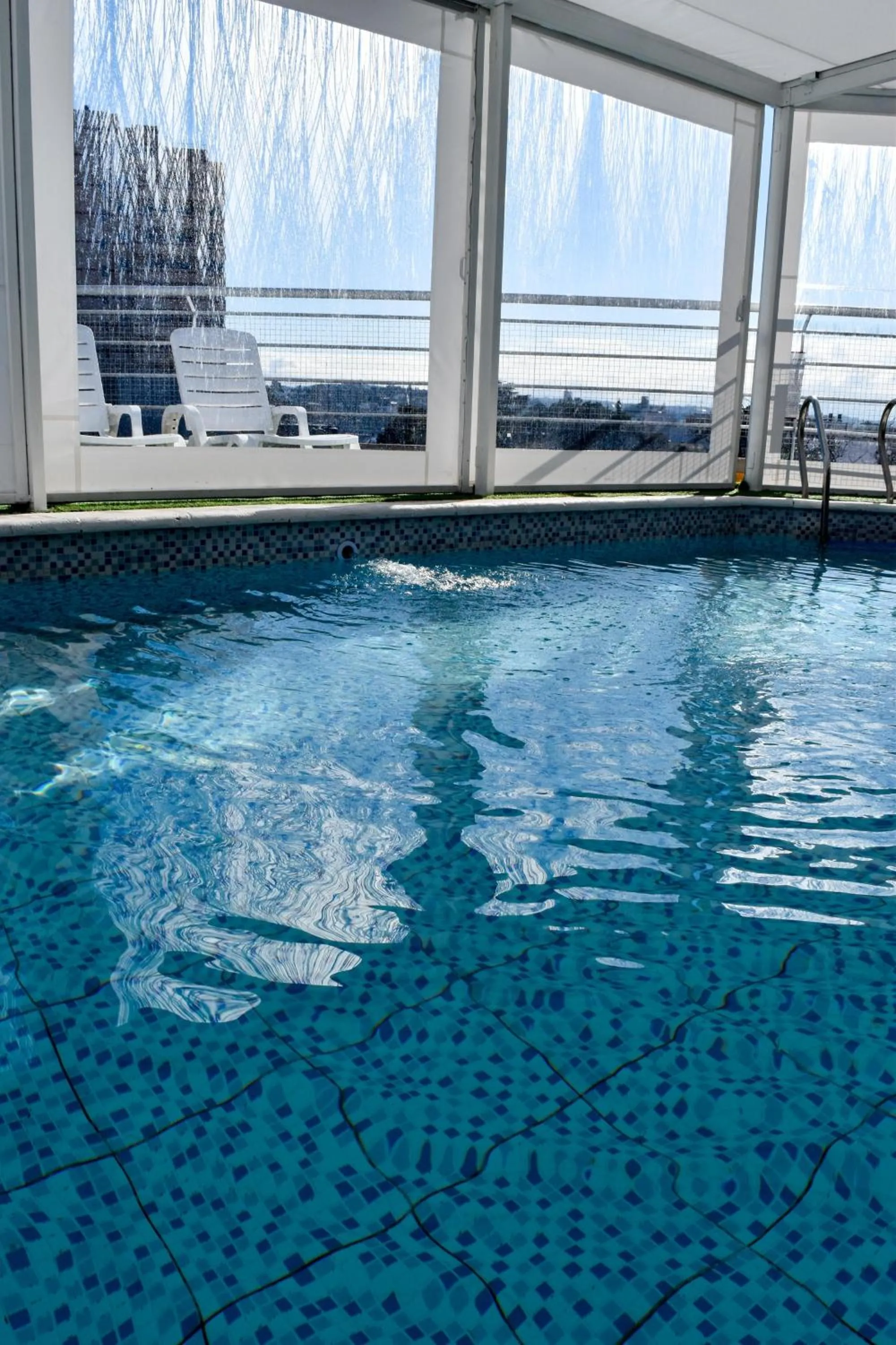 Swimming pool in Hotel Libertad
