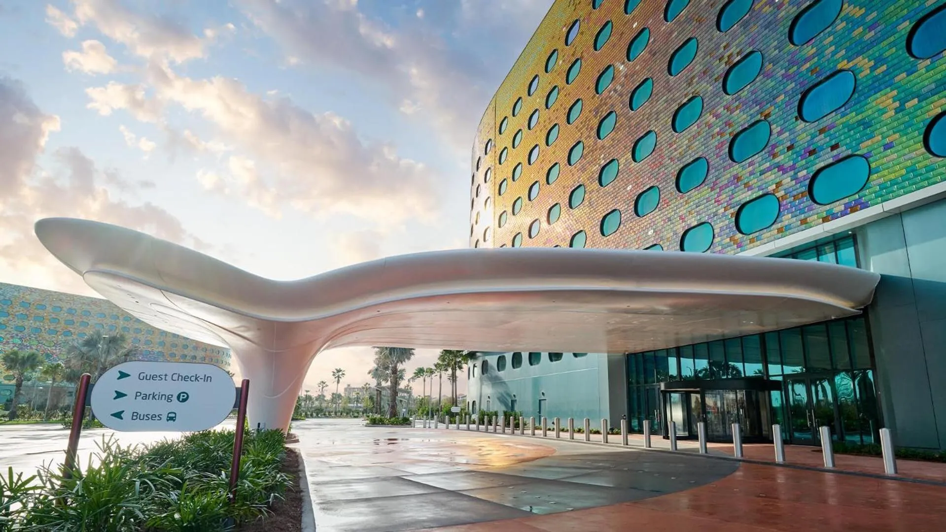 Facade/entrance in Universal's Terra Luna Resort