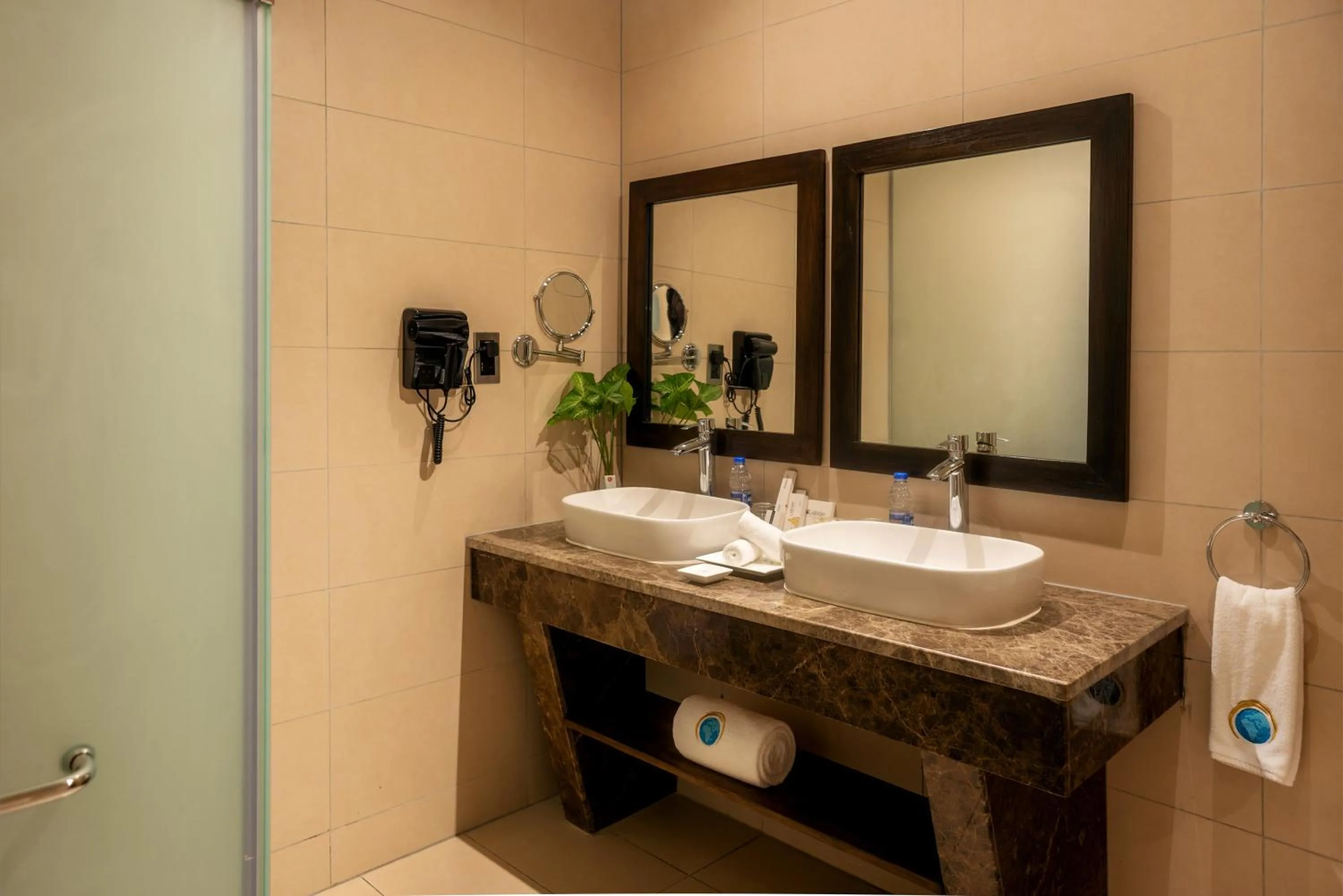 Bathroom in Speke Resort and Conference Center