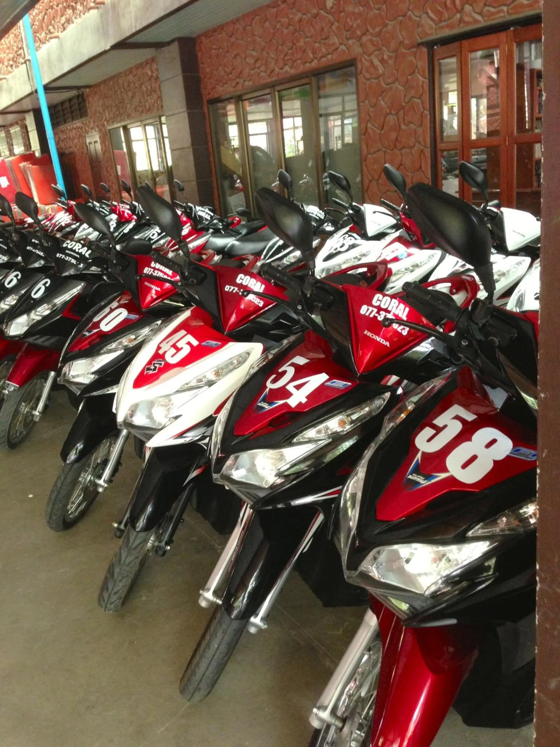 Business facilities in Coral Bungalows