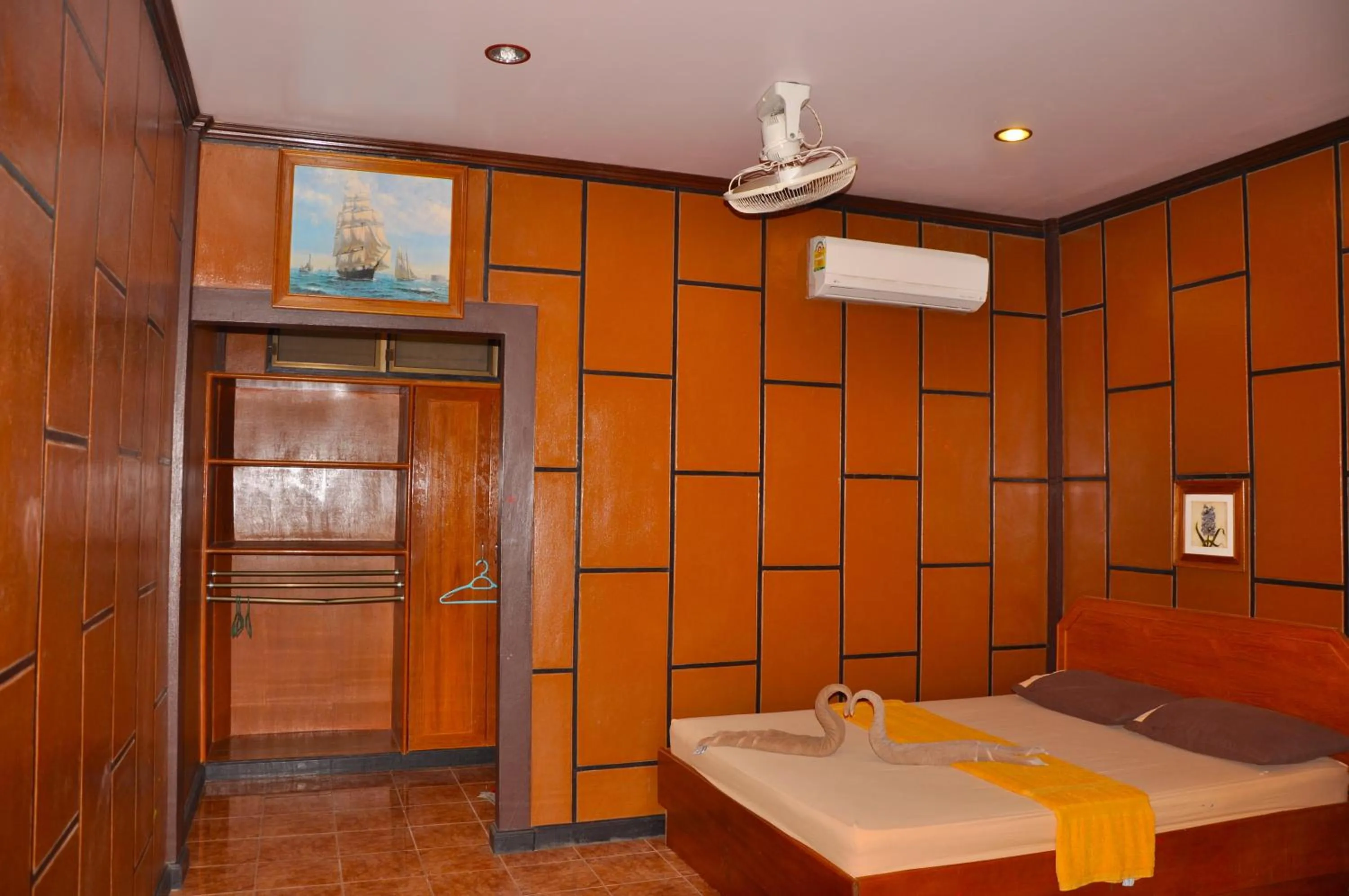 Photo of the whole room in Coral Bungalows
