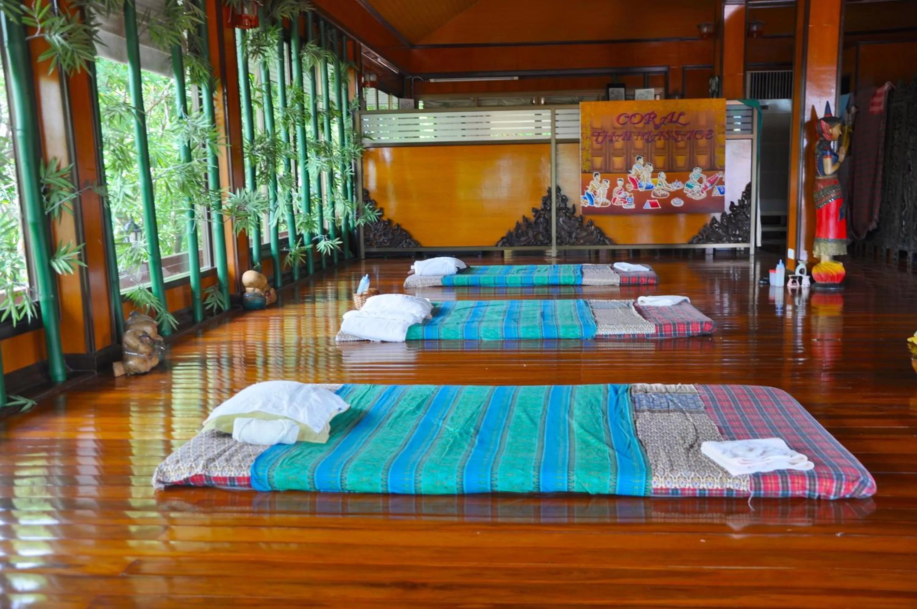 Massage in Coral Bungalows