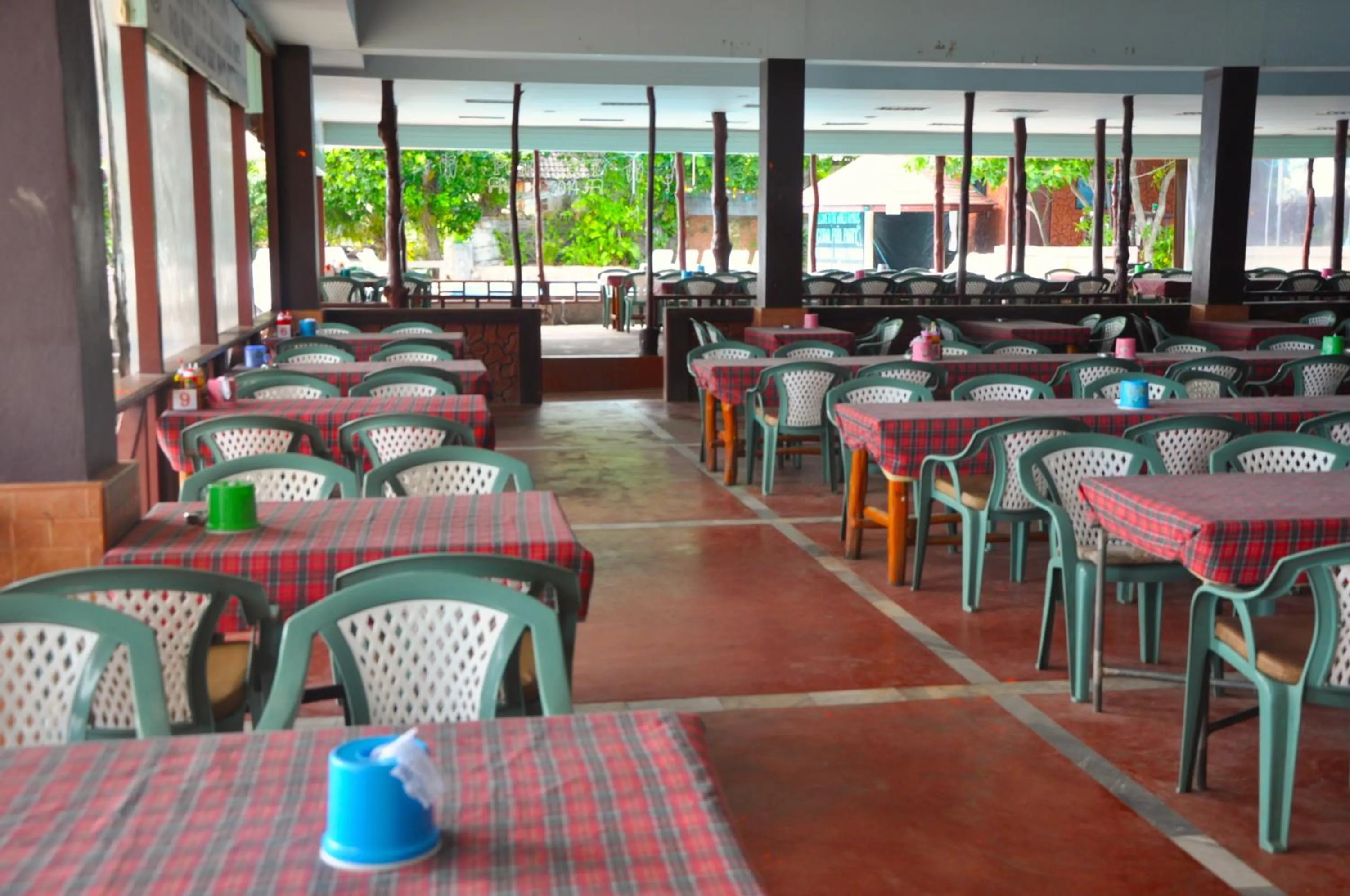 Restaurant/places to eat in Coral Bungalows