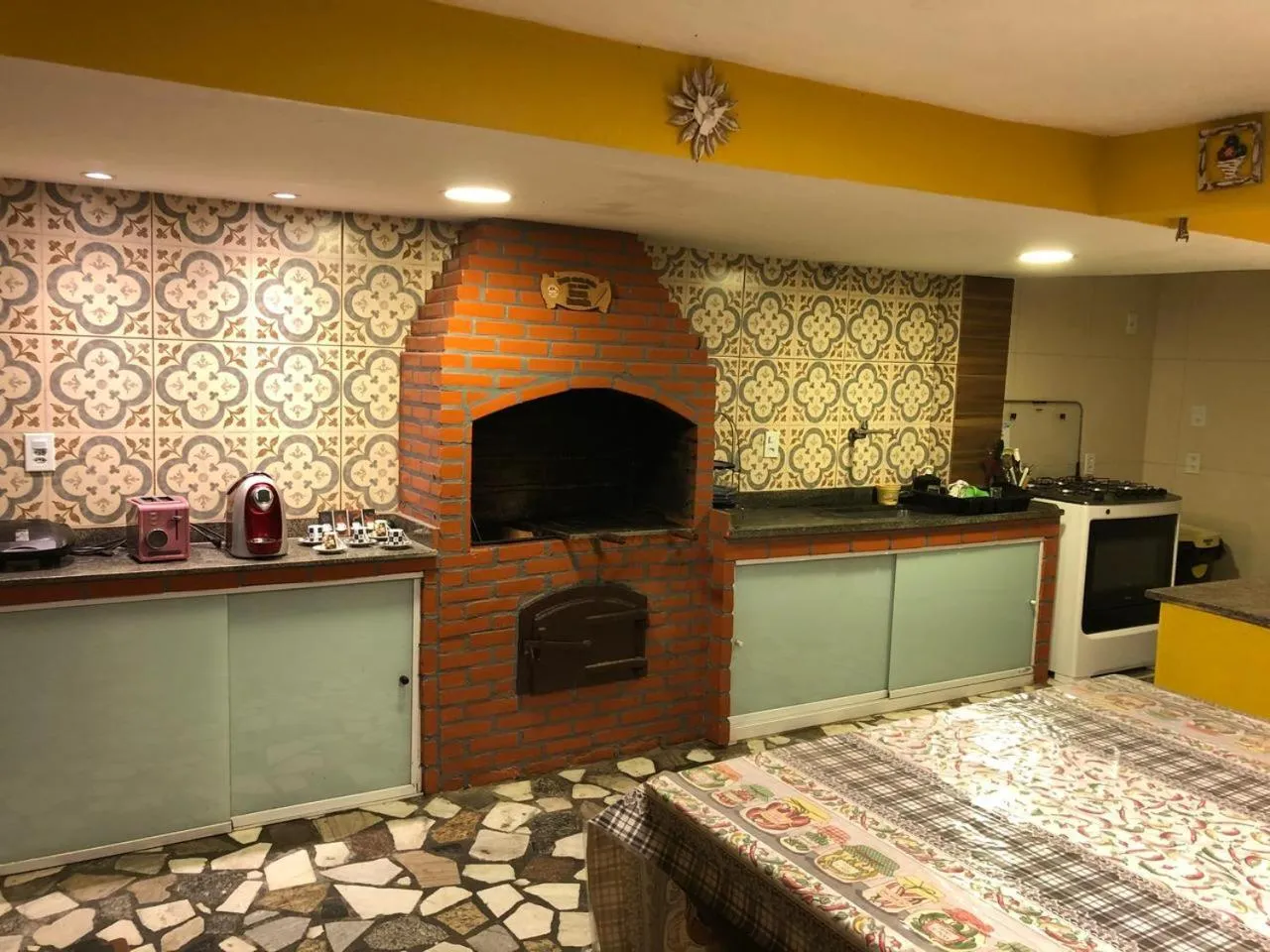 BBQ facilities in Pousada Toca dos Coelhos