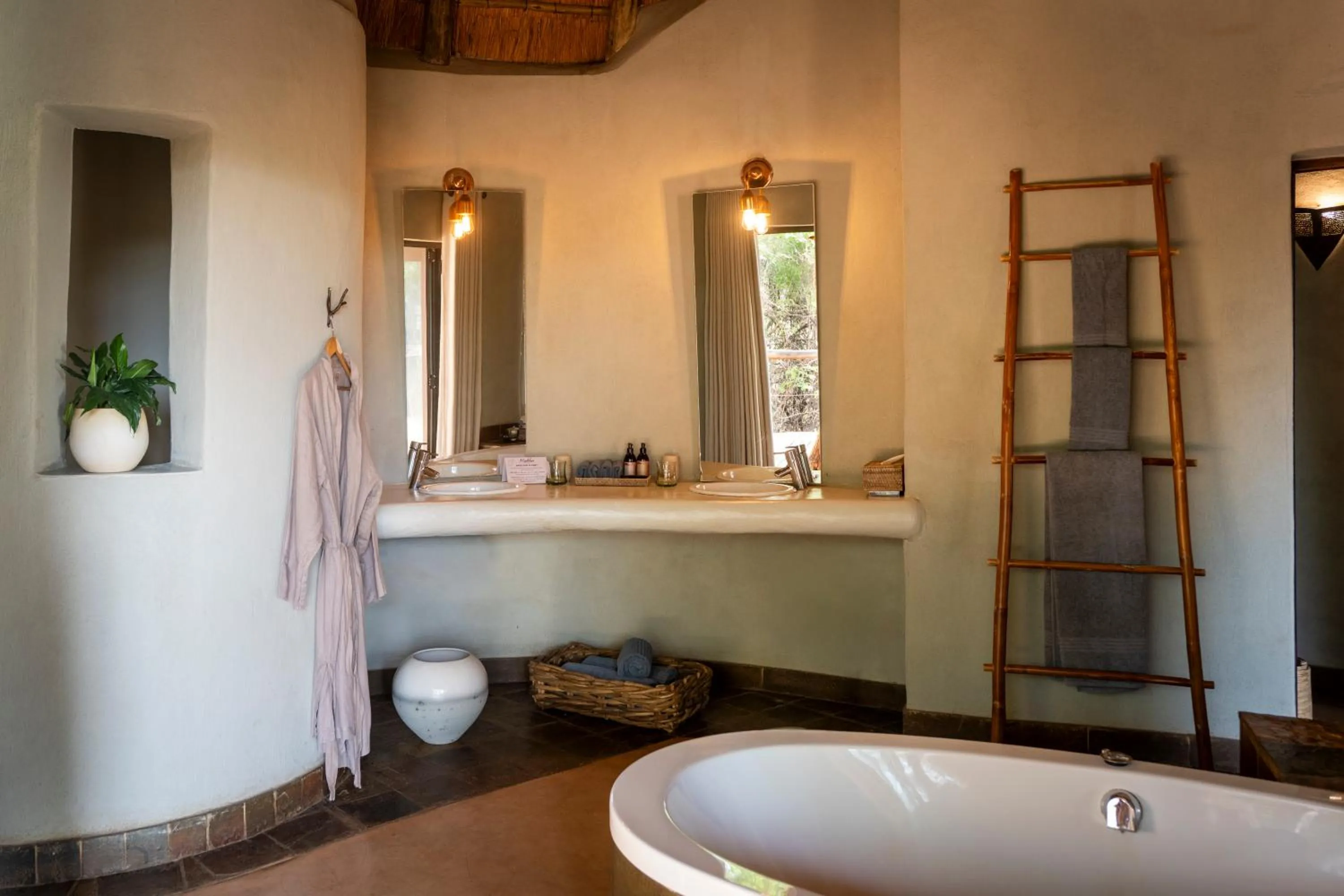 Bathroom in Madikwe Safari Lodge