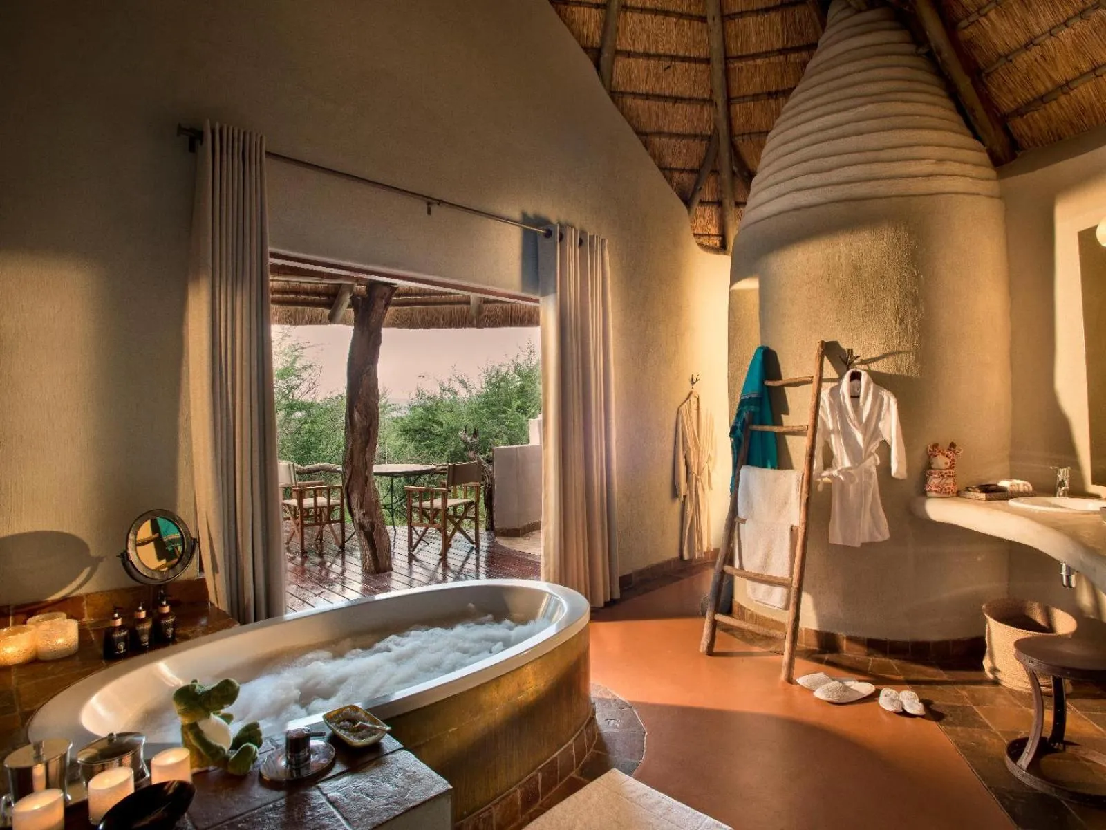 Hot Tub in Madikwe Safari Lodge