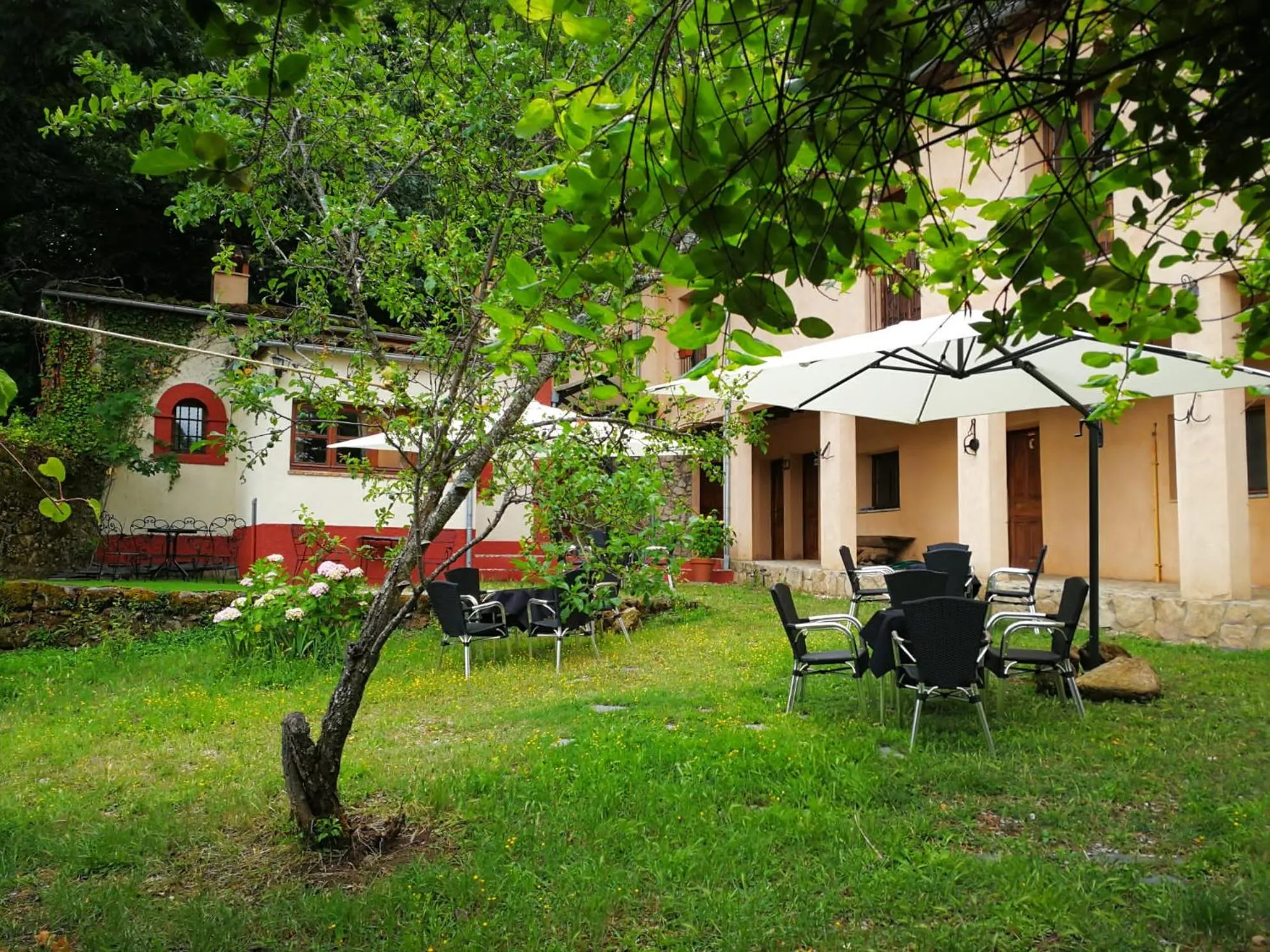 Garden in Hotel rural El Jardin del Conde