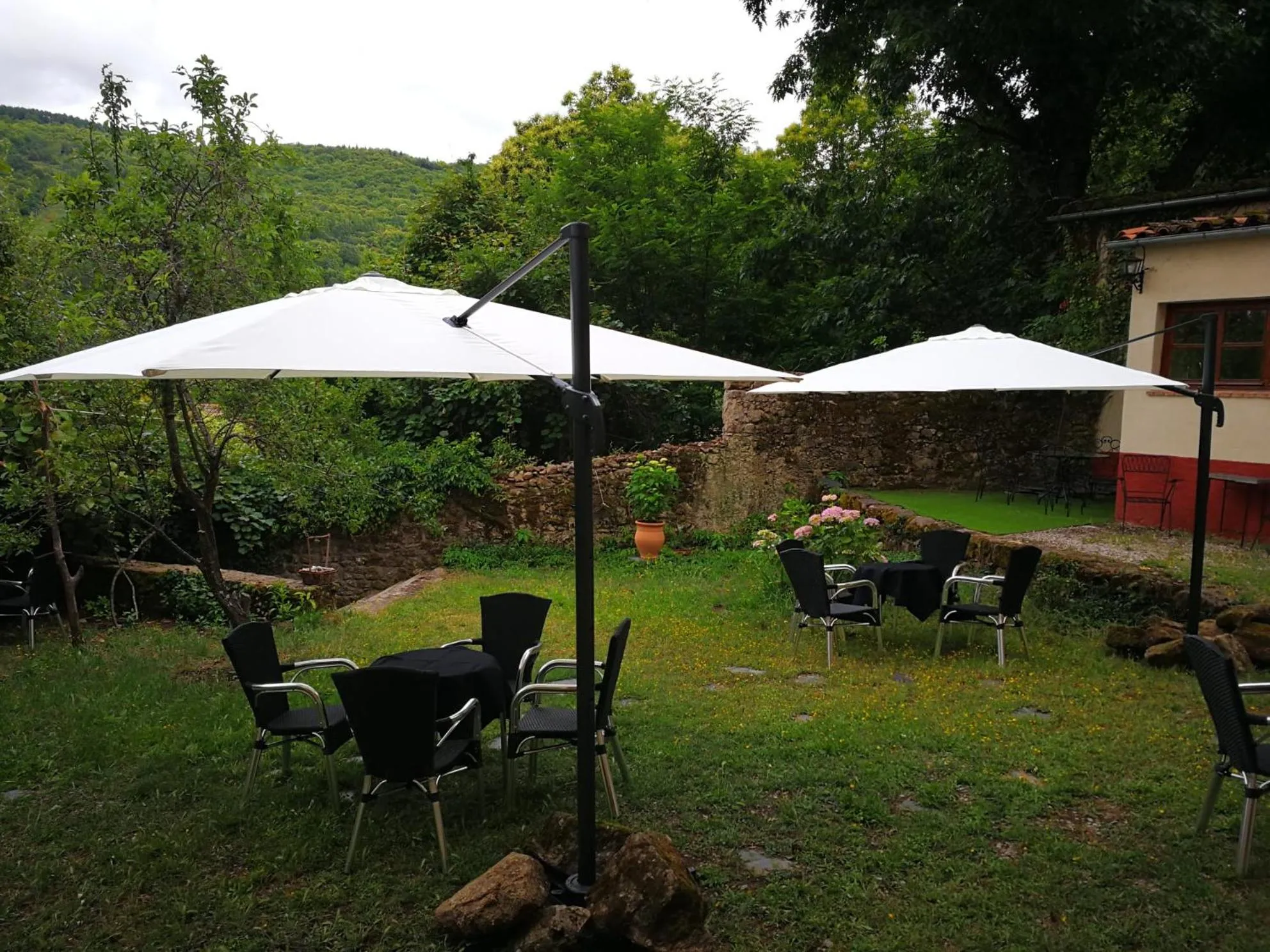 Garden in Hotel rural El Jardin del Conde