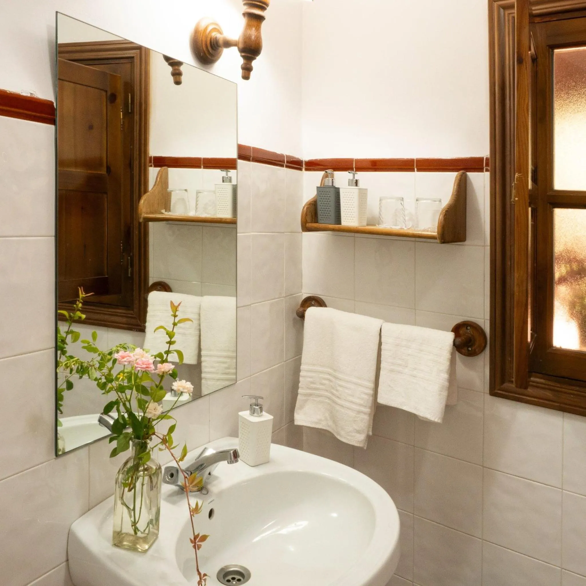 Shower in Hotel rural El Jardin del Conde