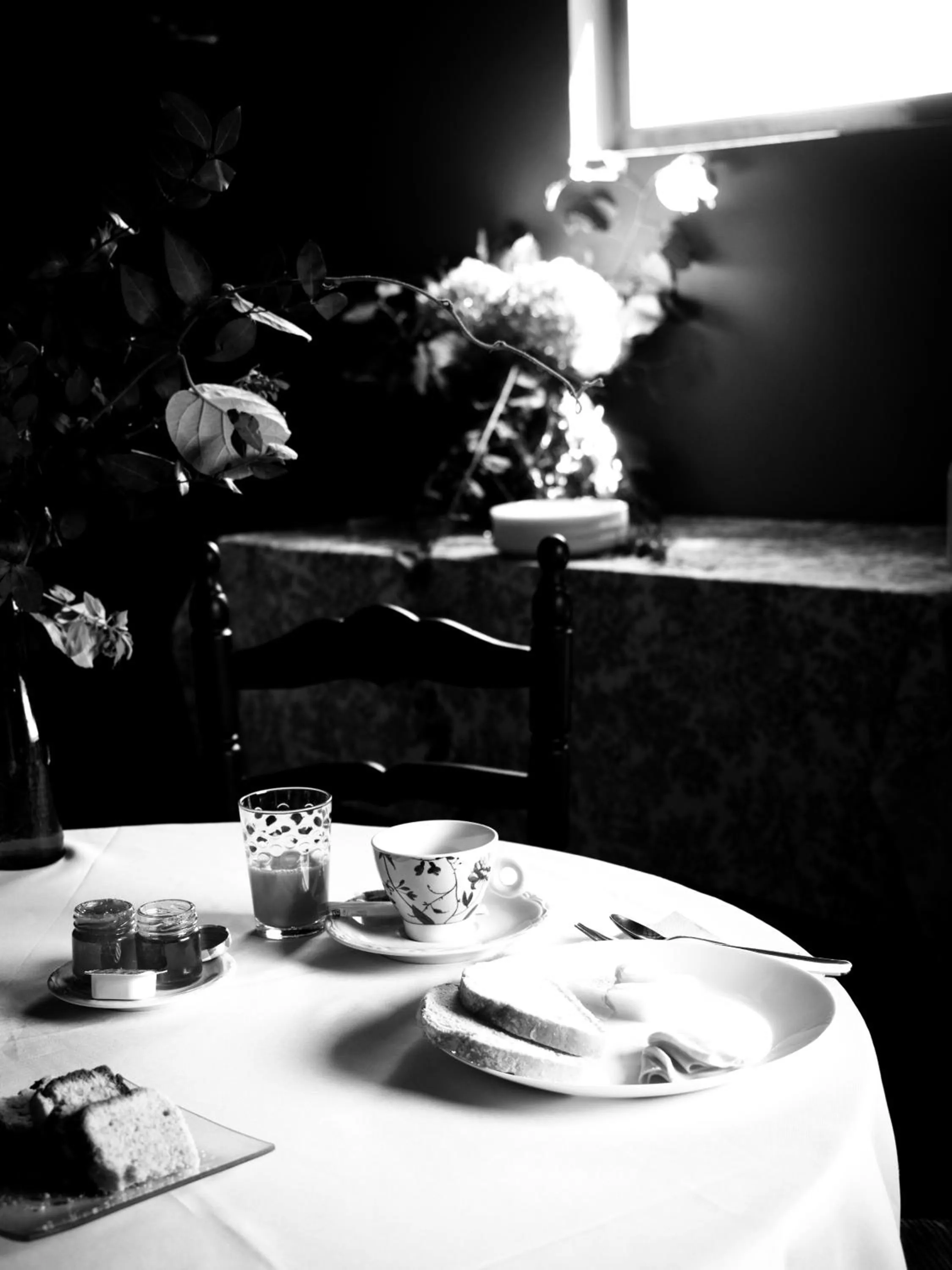 Breakfast in Hotel rural El Jardin del Conde