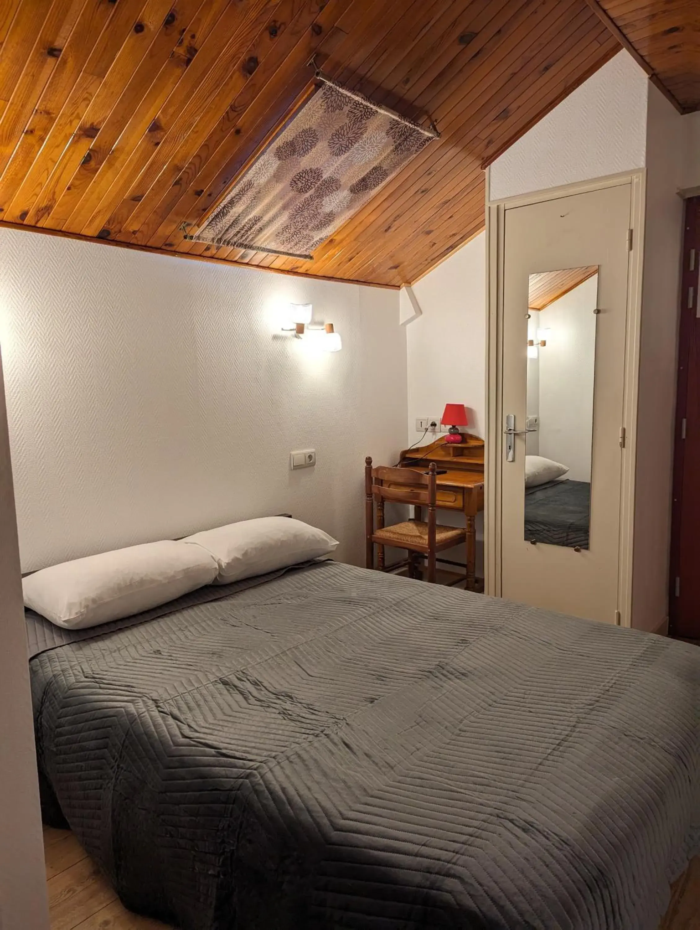 Bed in Auberge Des Pins Bed in Auberge Des Pins