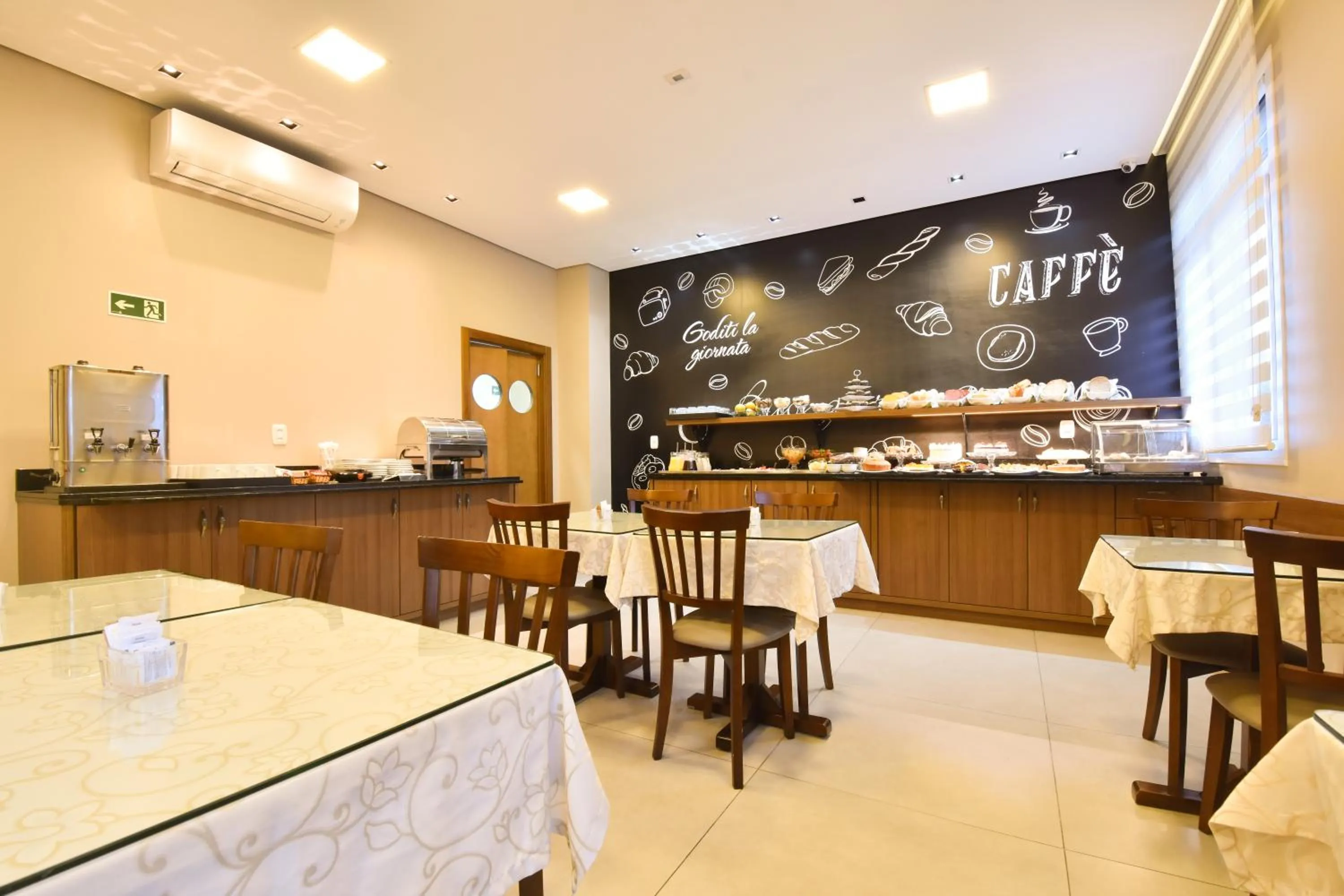 Restaurant/places to eat in Pousada Stillo Gramado Exclusive