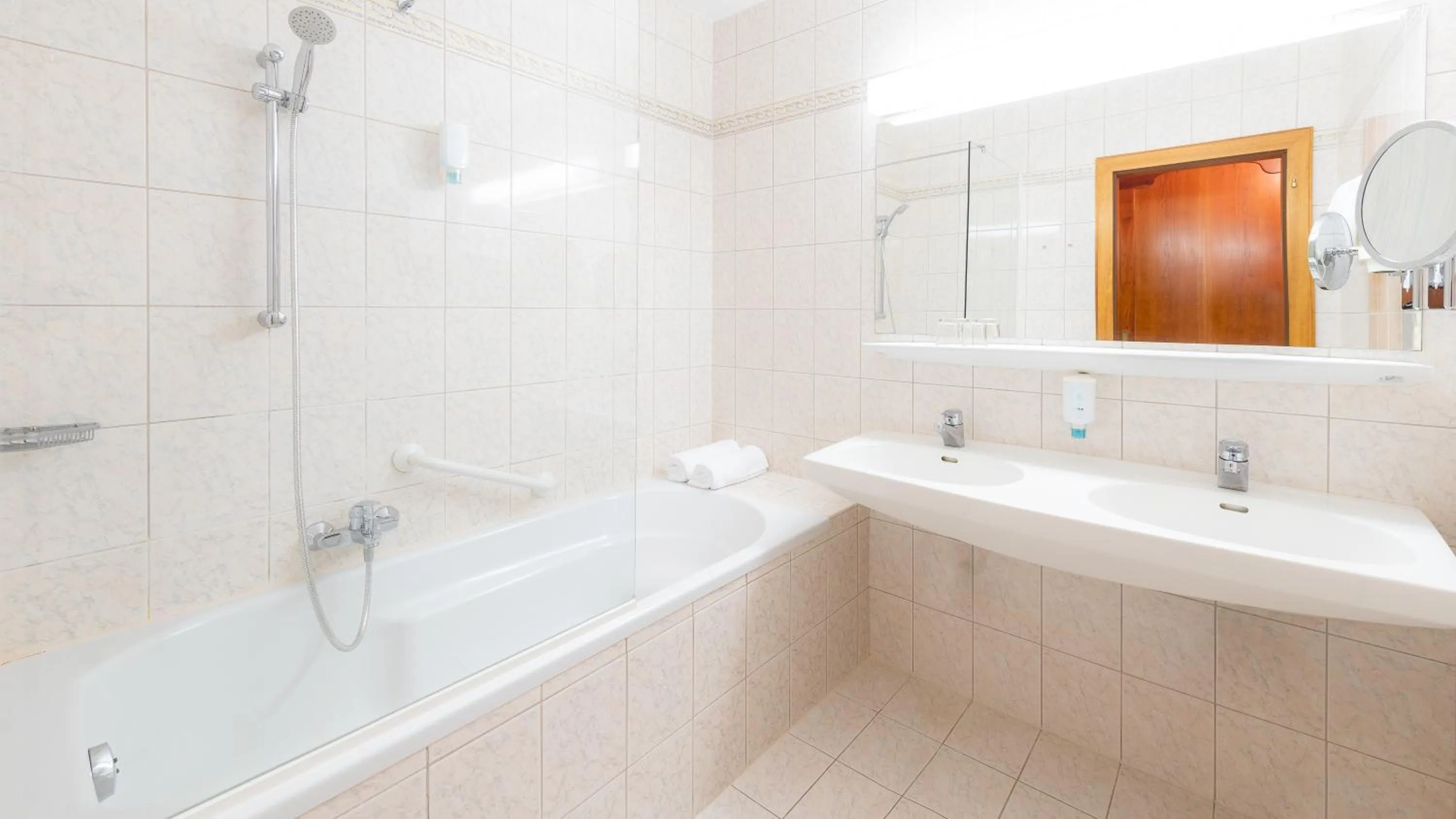 Bathroom in Golf-Tennis-Wellnesshotel Mori