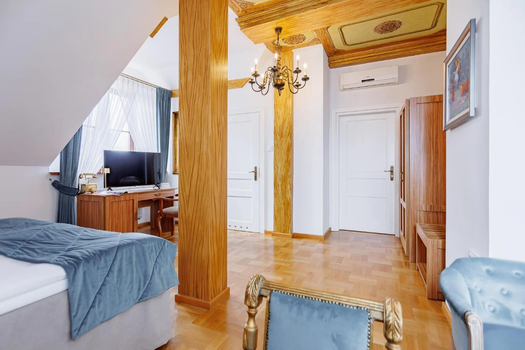 Bed in Dwór Prezydencki Boutique Hotel & SPA