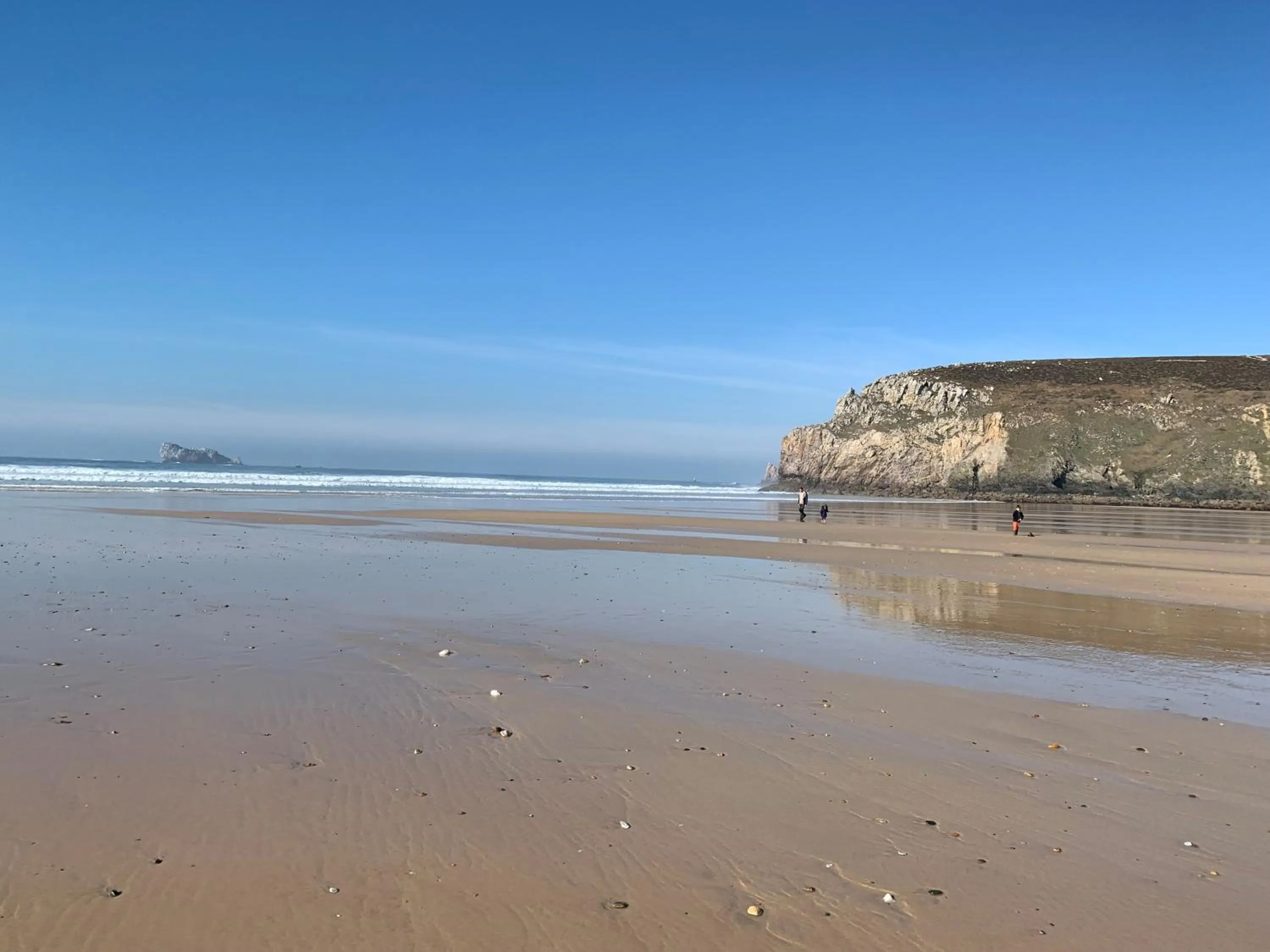 Beach in Logis Hôtel de France - Face à la Mer