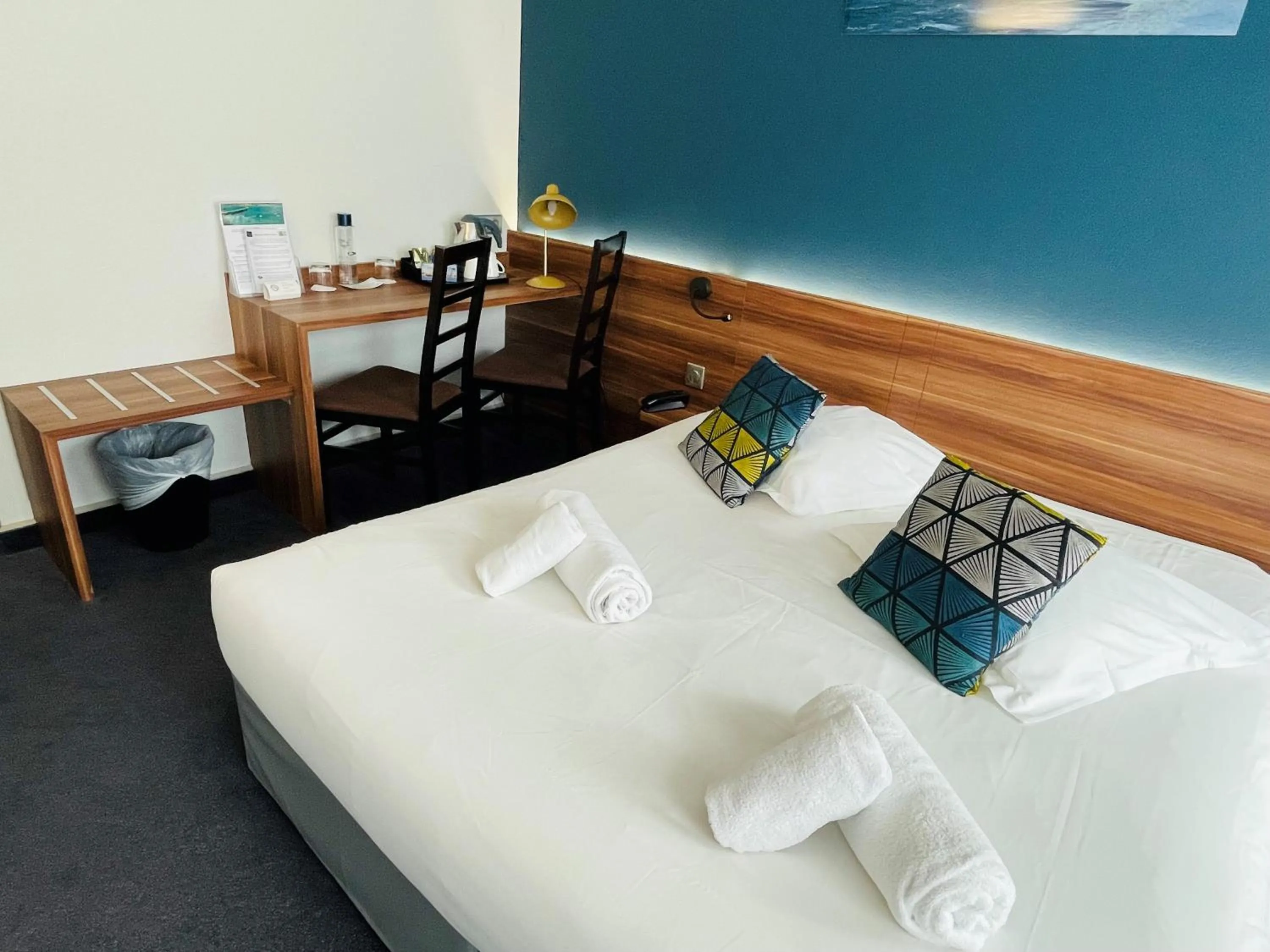 Photo of the whole room, Bed in Logis Hôtel de France - Face à la Mer