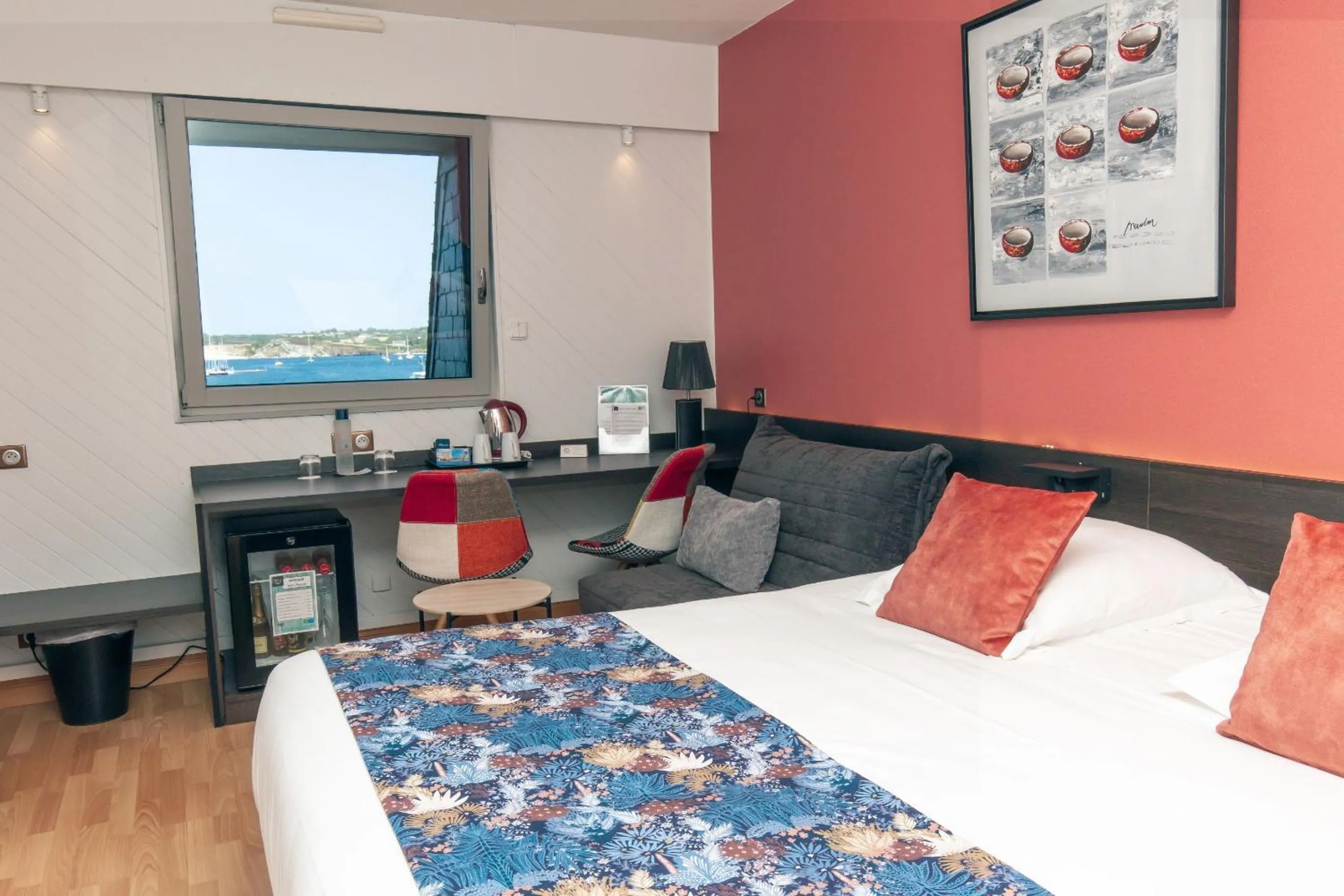 Bedroom, Bed in Logis Hôtel de France - Face à la Mer