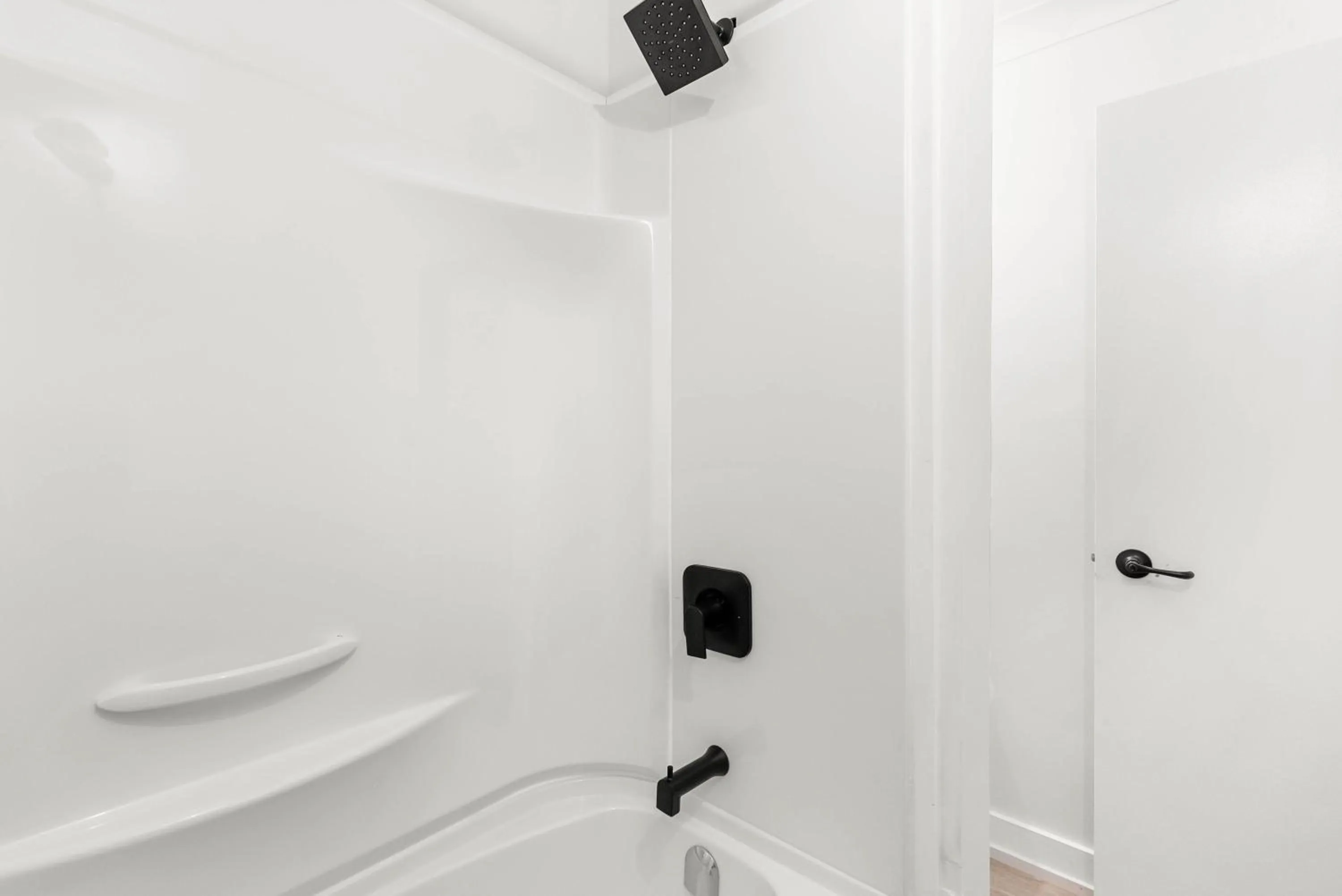 Bathroom in The Villager Inn Princeton Motel