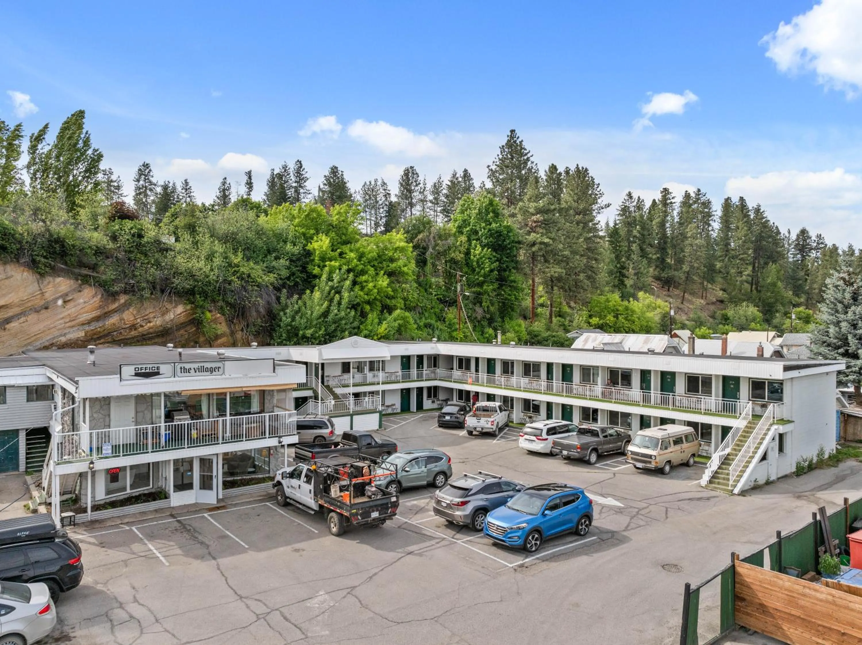 Facade/entrance in The Villager Inn Princeton Motel