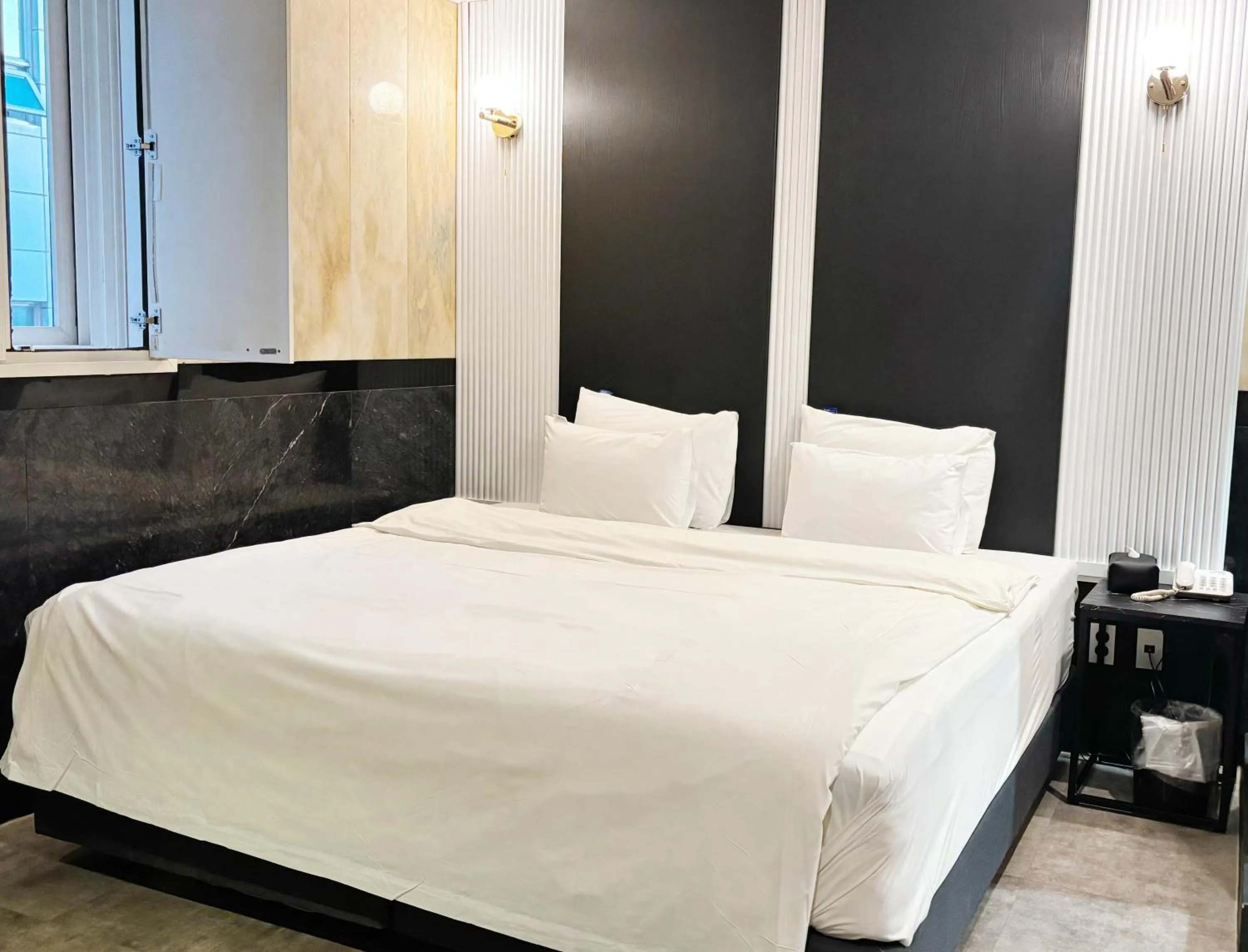 Bed in Dongdaemun Signature Tourist Hotel