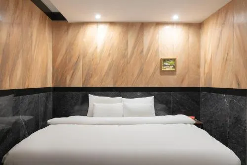 Dongdaemun Signature Tourist Hotel
