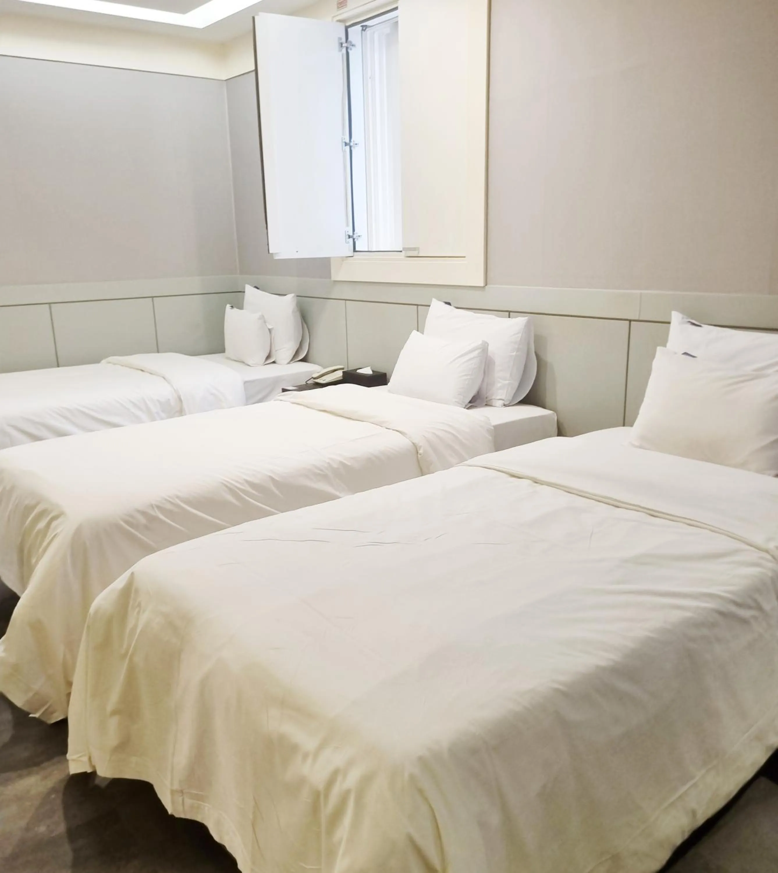 Bed in Dongdaemun Signature Tourist Hotel