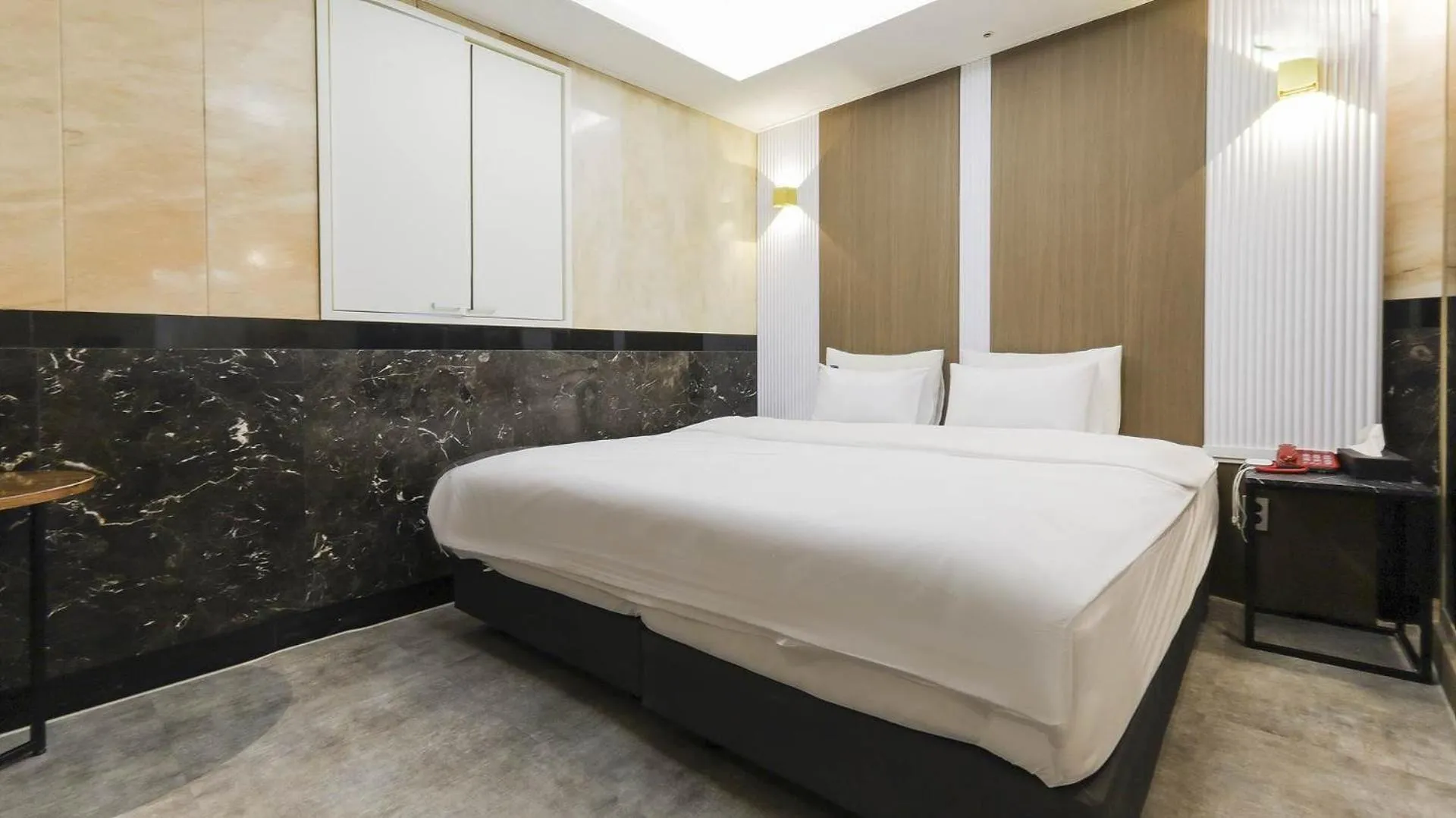 Bed in Dongdaemun Signature Tourist Hotel