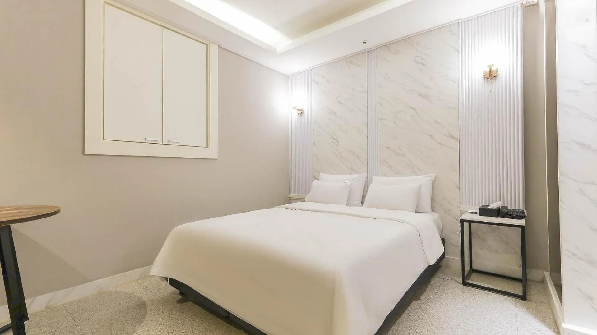 Bed in Dongdaemun Signature Tourist Hotel