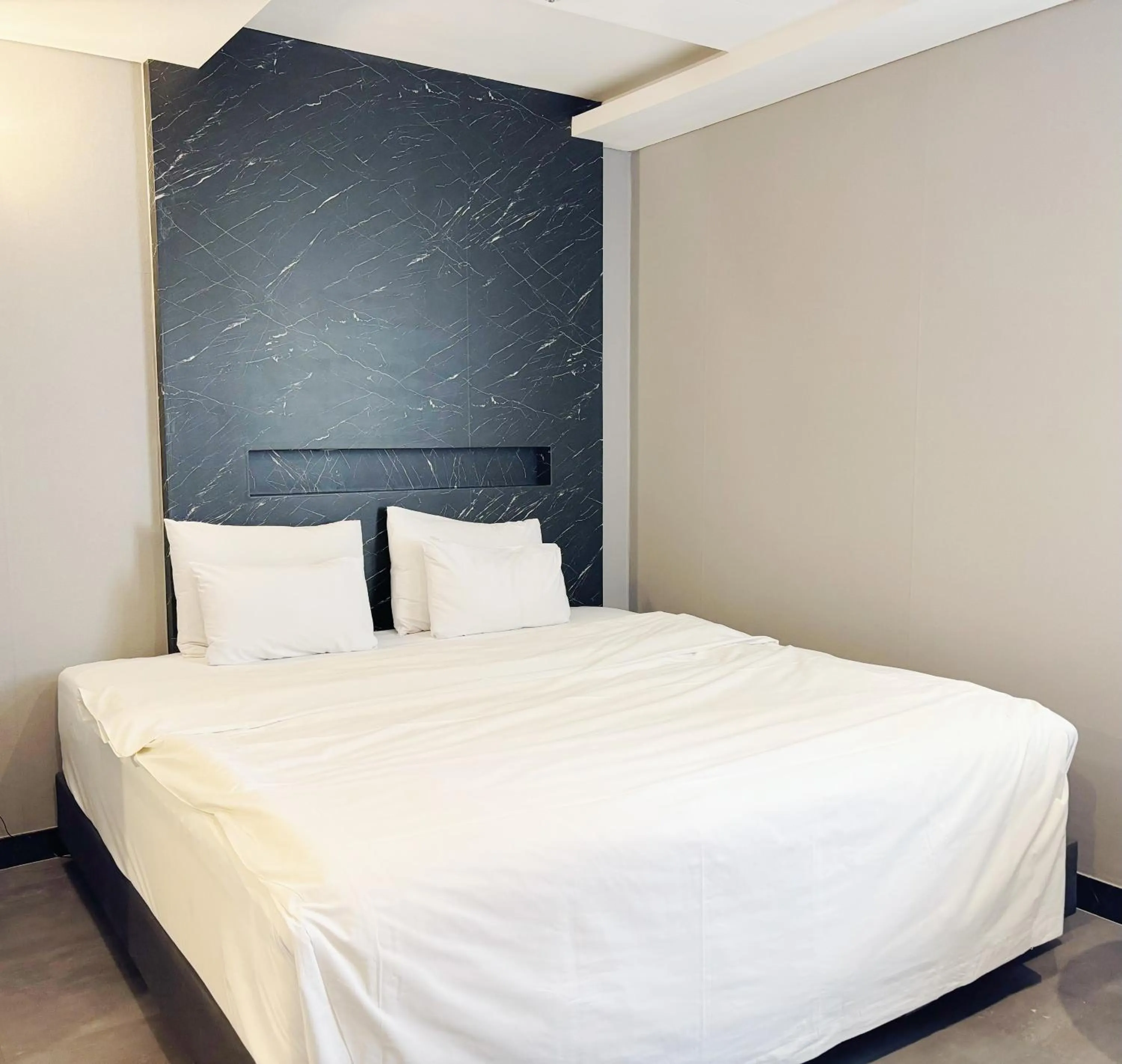 Bed in Dongdaemun Signature Tourist Hotel