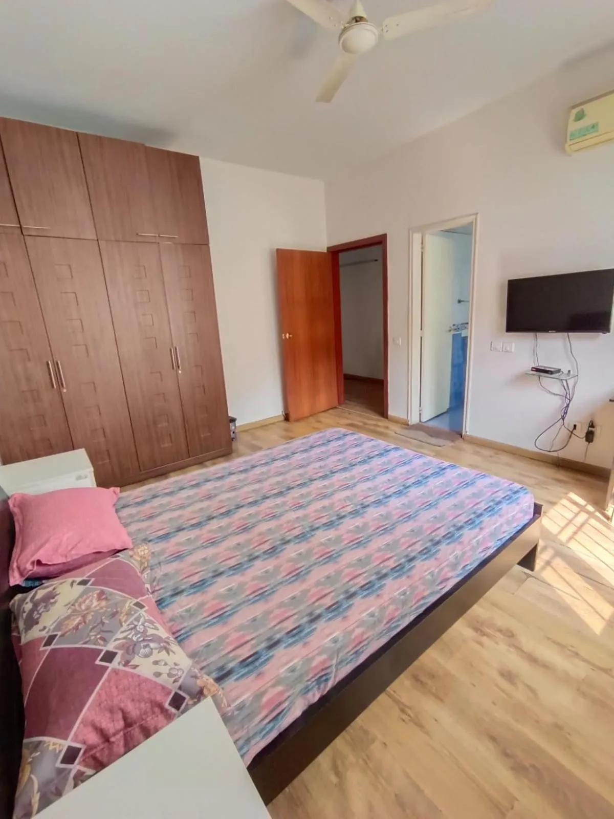 Bed in Park INN Hospitality Apartment