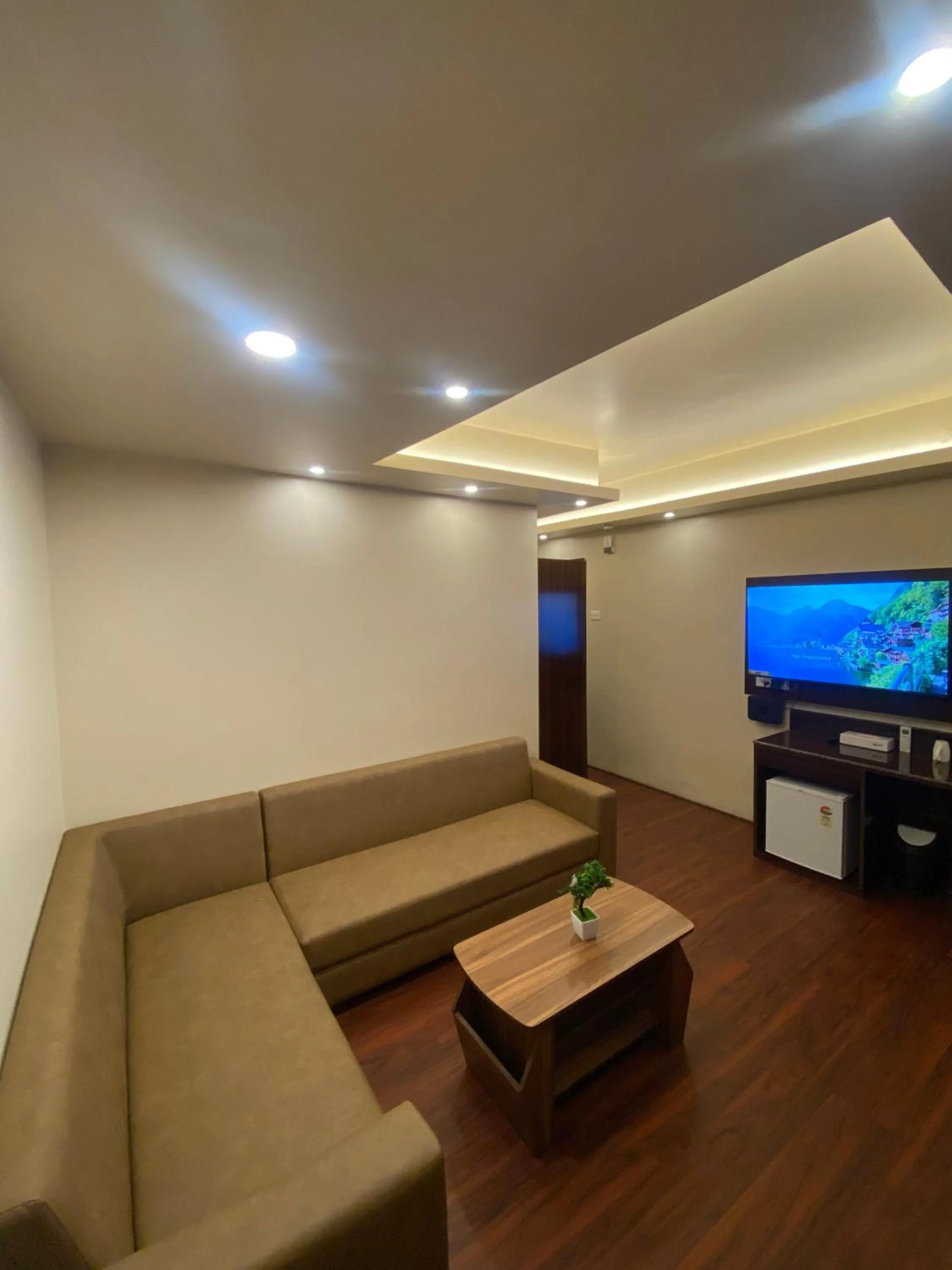 Communal lounge/ TV room in XCELSIOR HOTEL & SPA