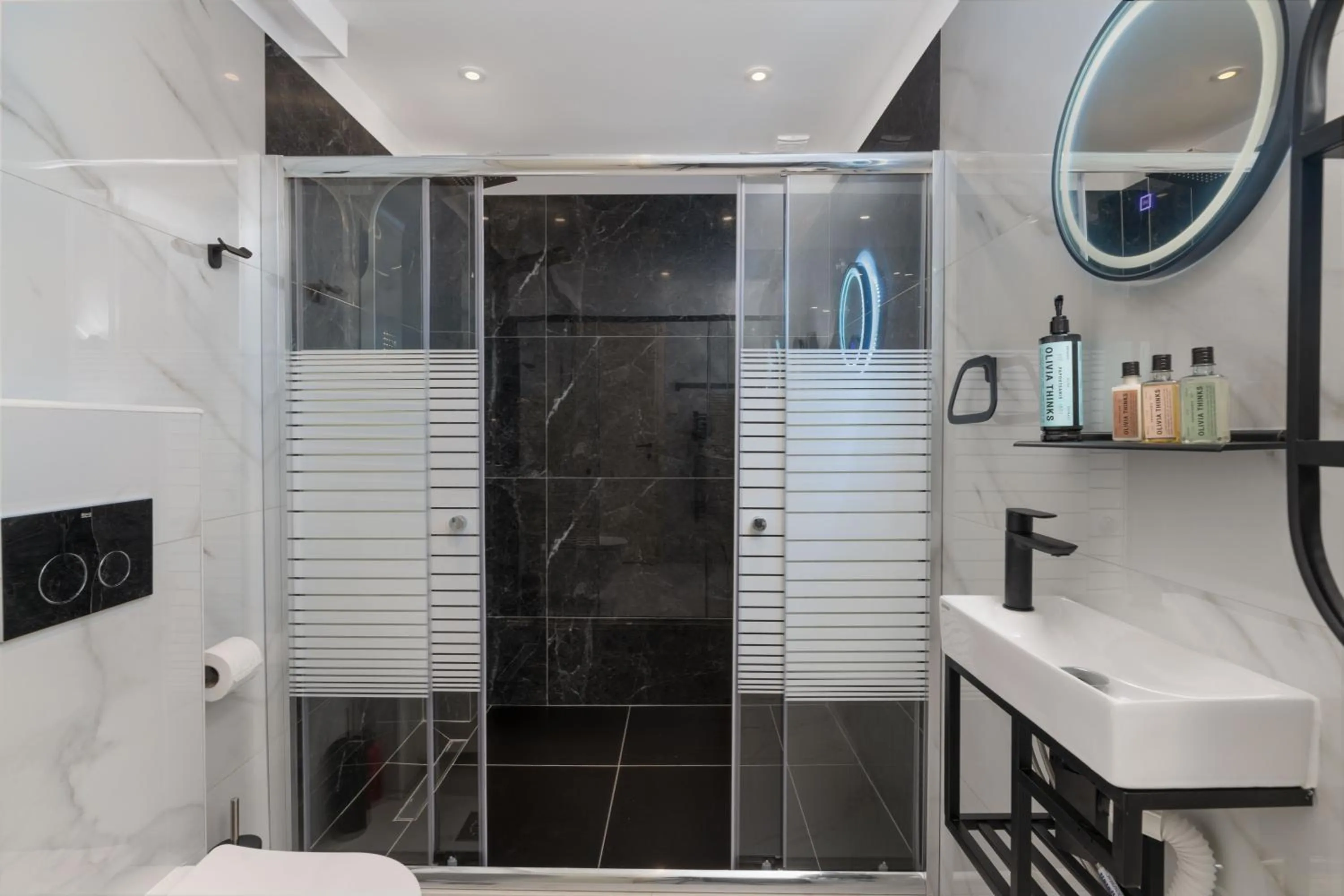 Shower in Giustiniani Apartments