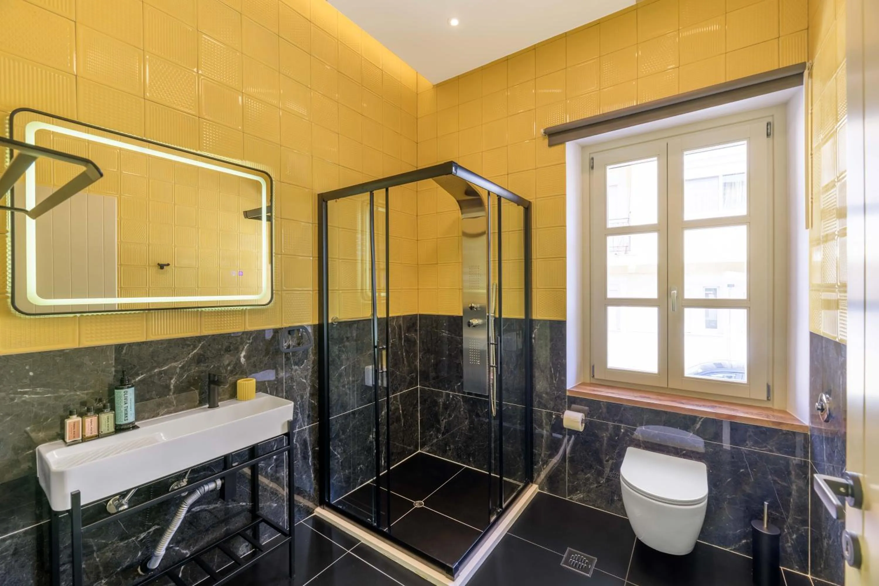 Shower in Giustiniani Apartments