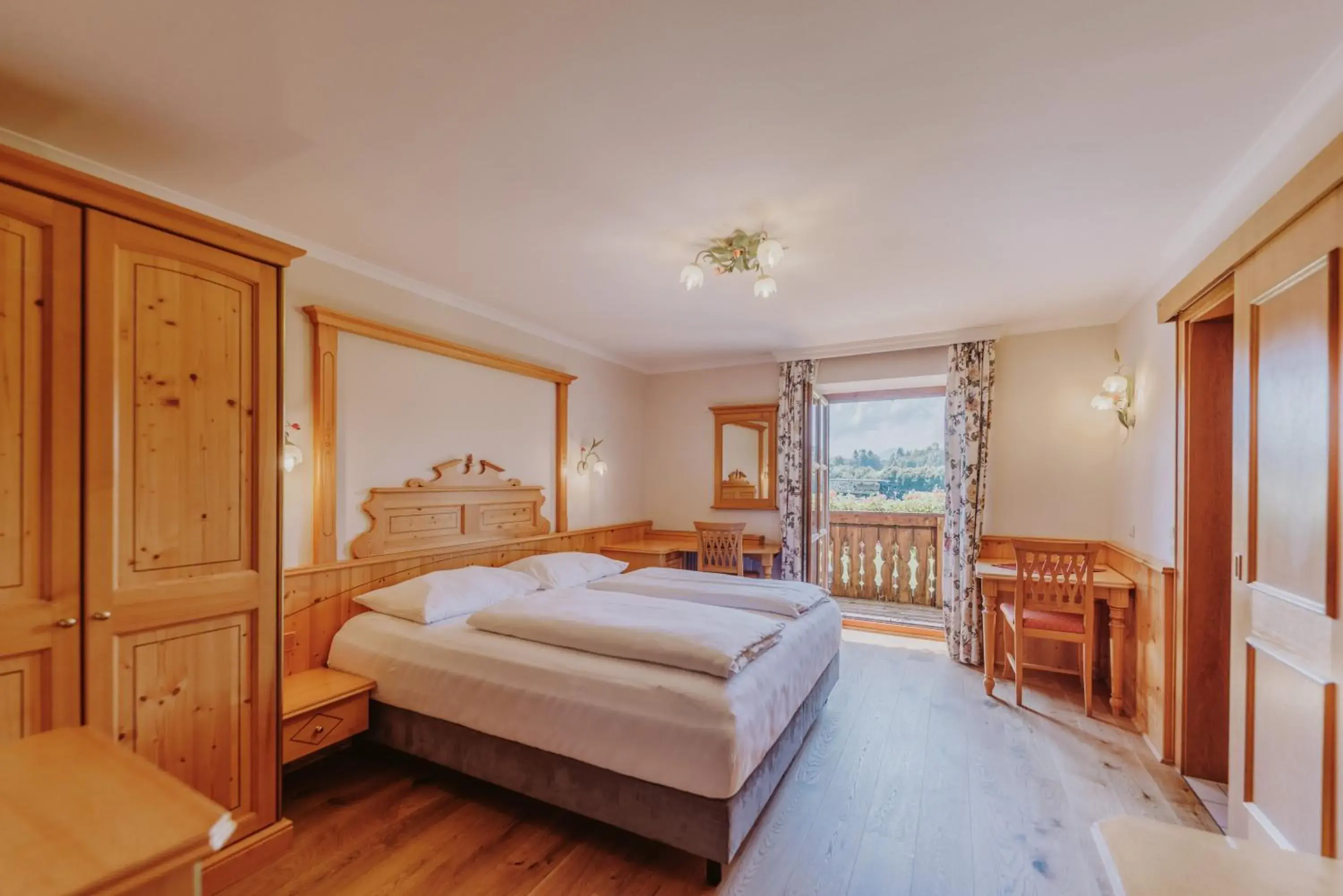 Budget Double Room with Balcony and Streetview - single occupancy in Landhotel Gschirnwirt Budget Double Room with Balcony and Streetview - single occupancy in Landhotel Gschirnwirt